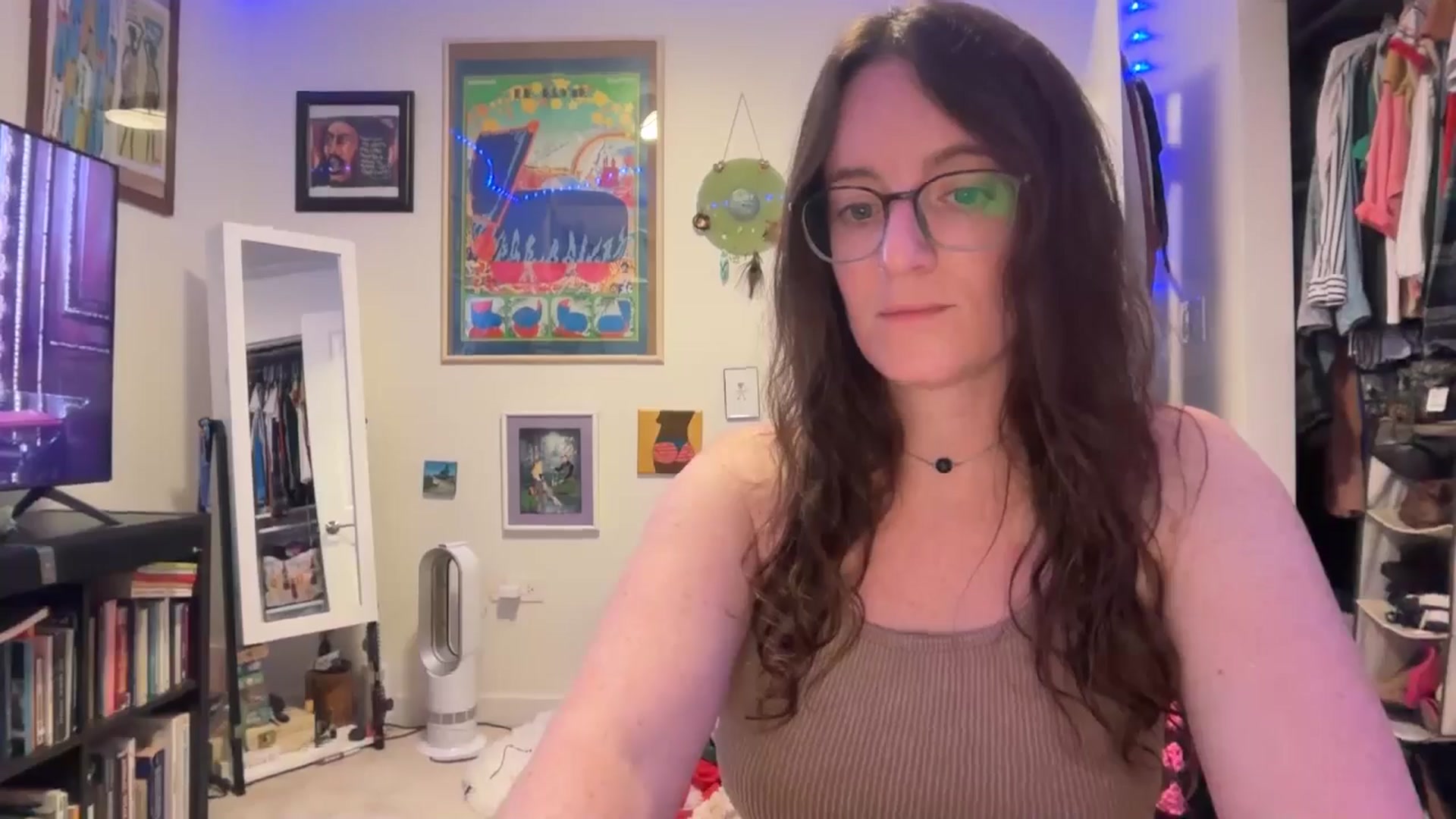 Gallery image thumbnail from EmmalineLime's myfreecams stream on, 04/25/2026, 02:37 image 13 of 20