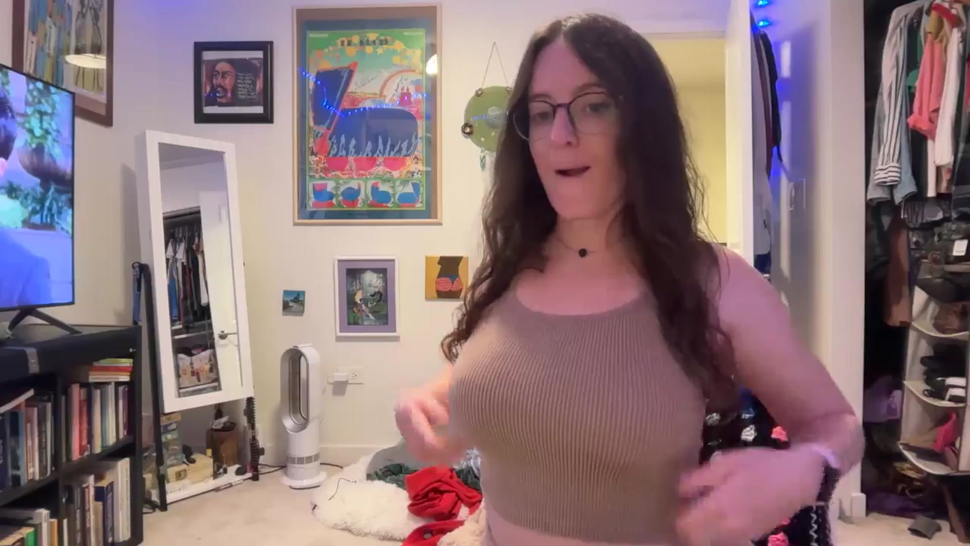 Gallery image thumbnail from EmmalineLime's myfreecams stream on, 04/25/2026, 02:37 image 16 of 20