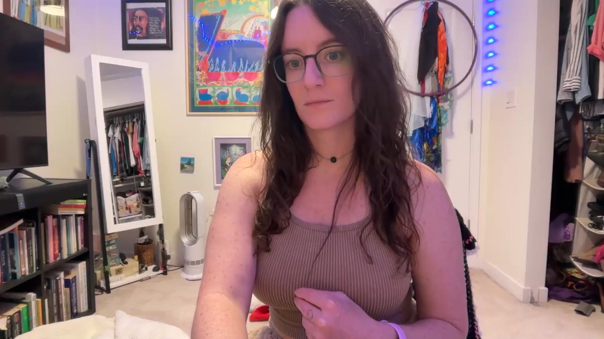 Gallery image thumbnail from EmmalineLime's myfreecams stream on, 04/25/2026, 05:36 image 5 of 20