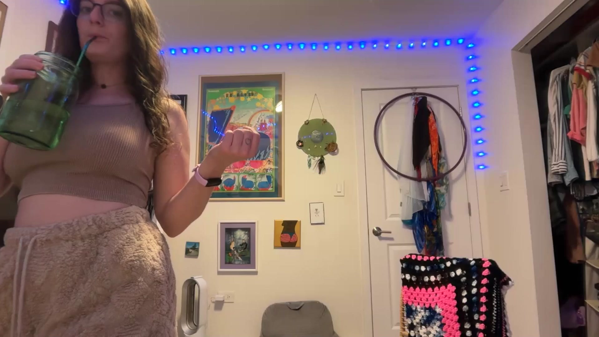 Gallery image thumbnail from EmmalineLime's myfreecams stream on, 04/25/2026, 05:36 image 20 of 20