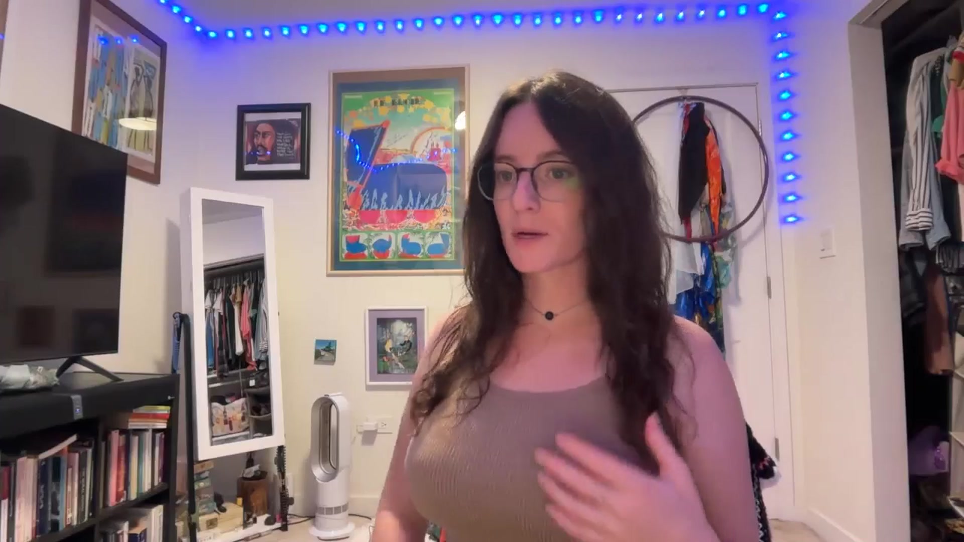 Gallery image thumbnail from EmmalineLime's myfreecams stream on, 04/25/2026, 05:36 image 11 of 20