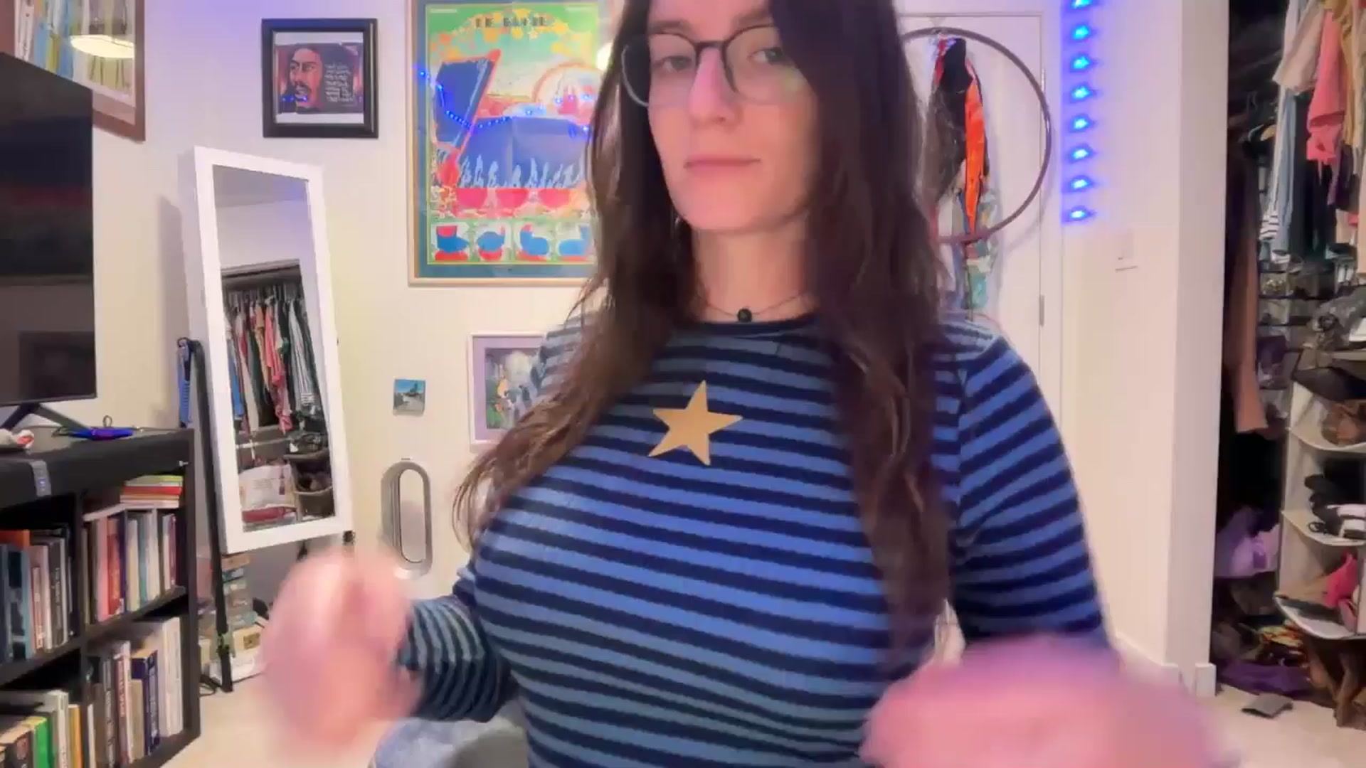 Gallery image thumbnail from EmmalineLime's myfreecams stream on, 05/04/2026, 03:57 image 1 of 20