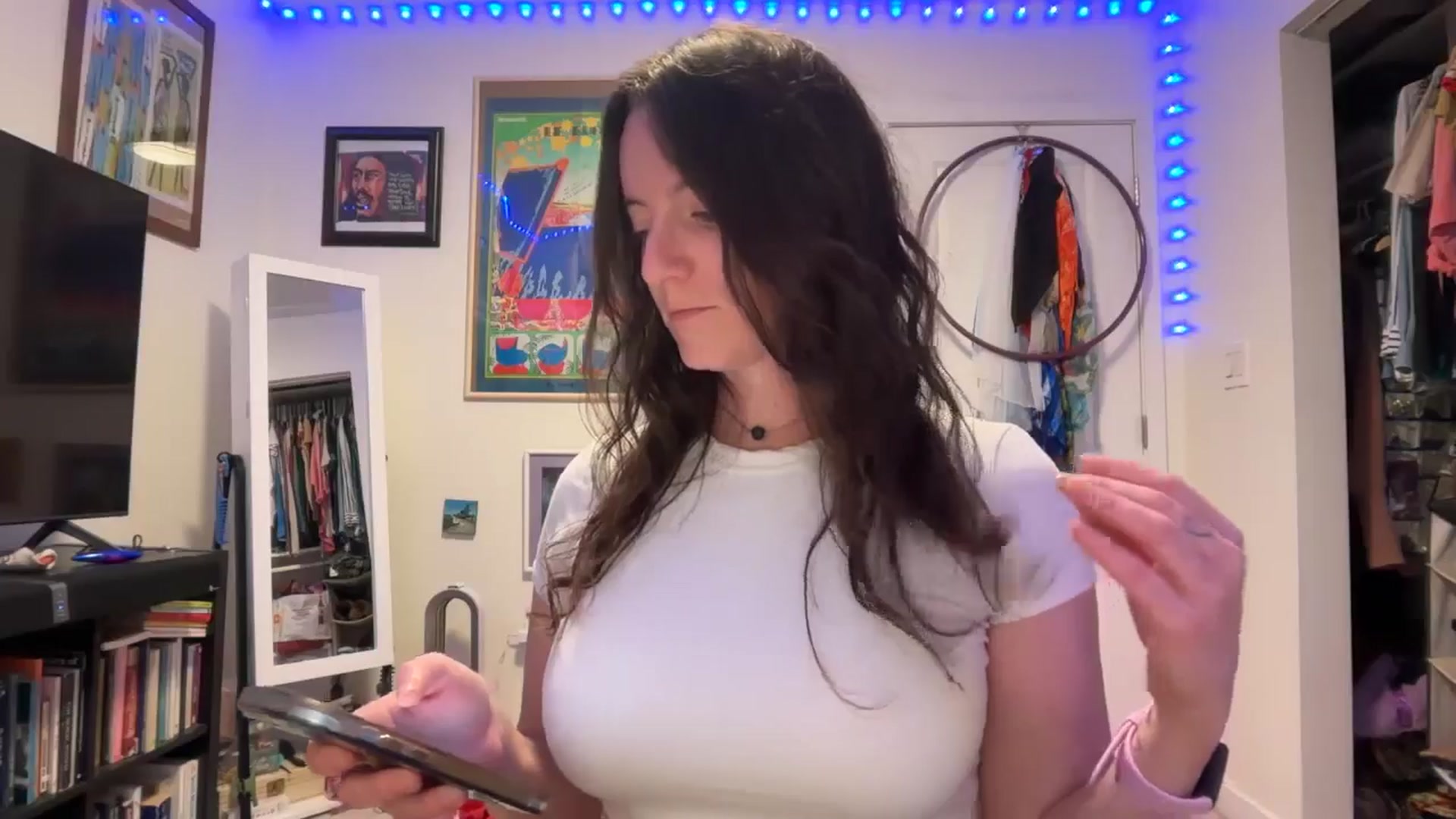 Gallery image thumbnail from EmmalineLime's myfreecams stream on, 05/06/2026, 24:00 image 16 of 20