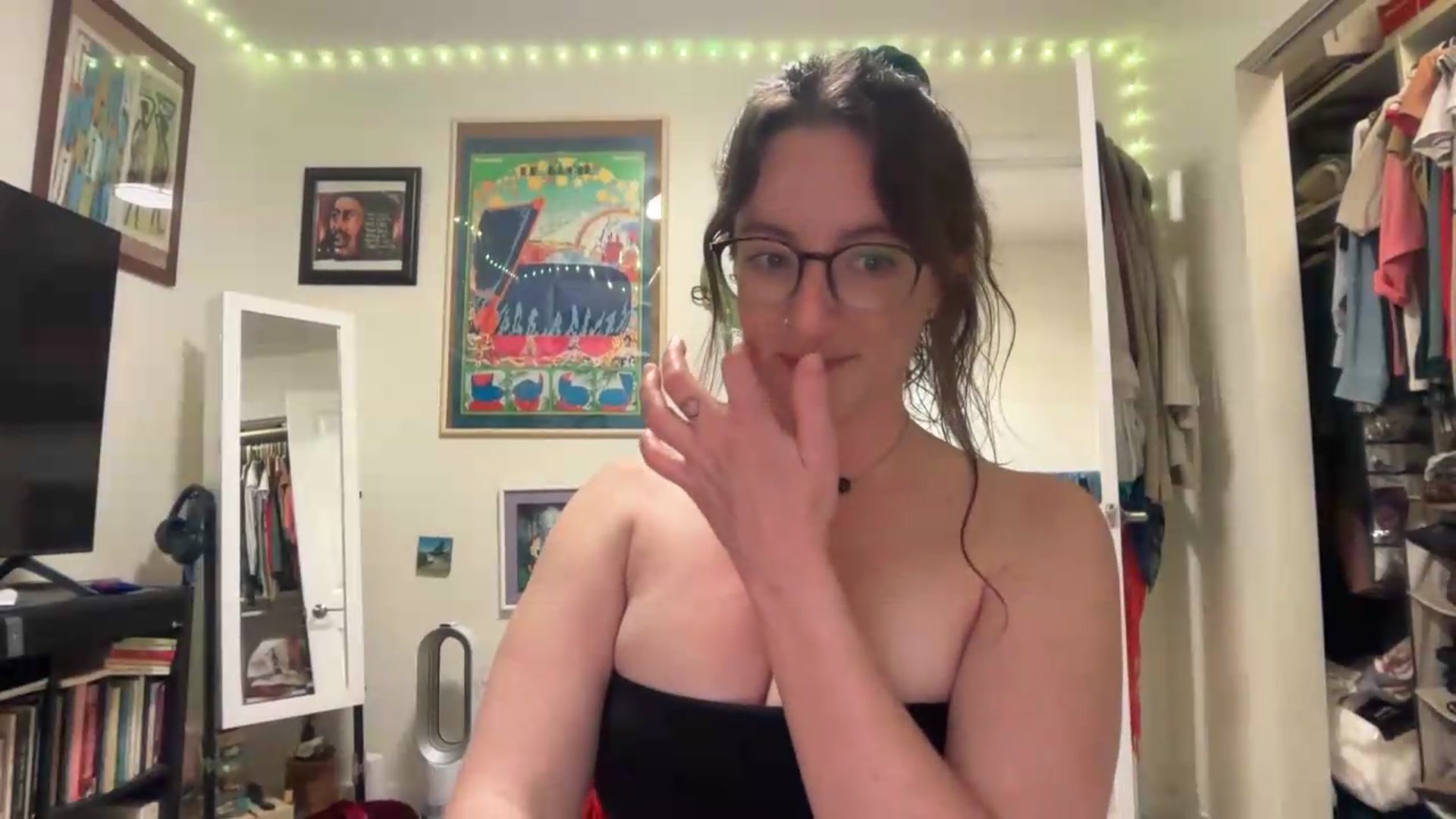 Gallery image thumbnail from EmmalineLime's myfreecams stream on, 05/24/2026, 07:20 image 4 of 20