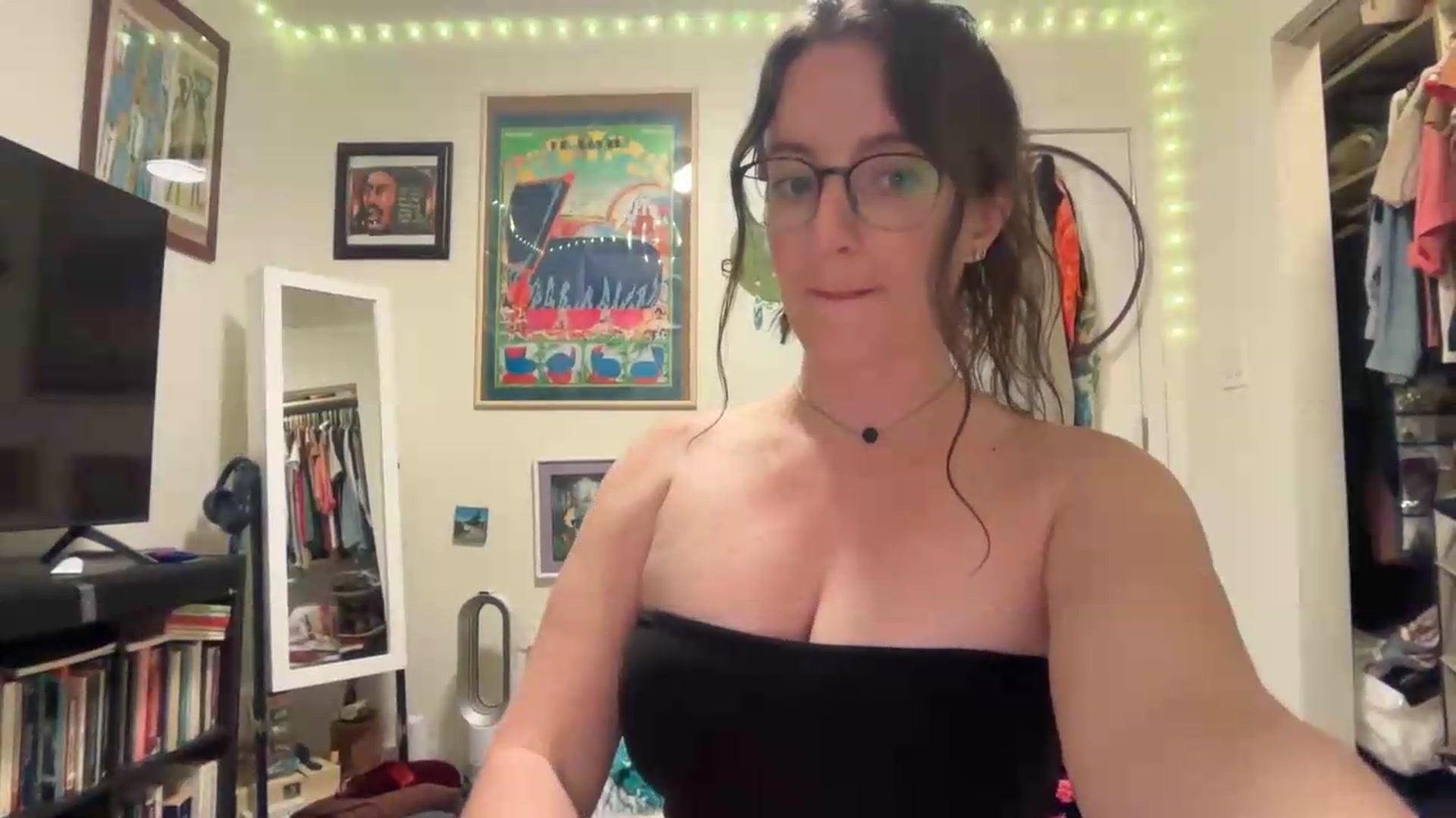 Gallery image thumbnail from EmmalineLime's myfreecams stream on, 05/24/2026, 07:20 image 19 of 20