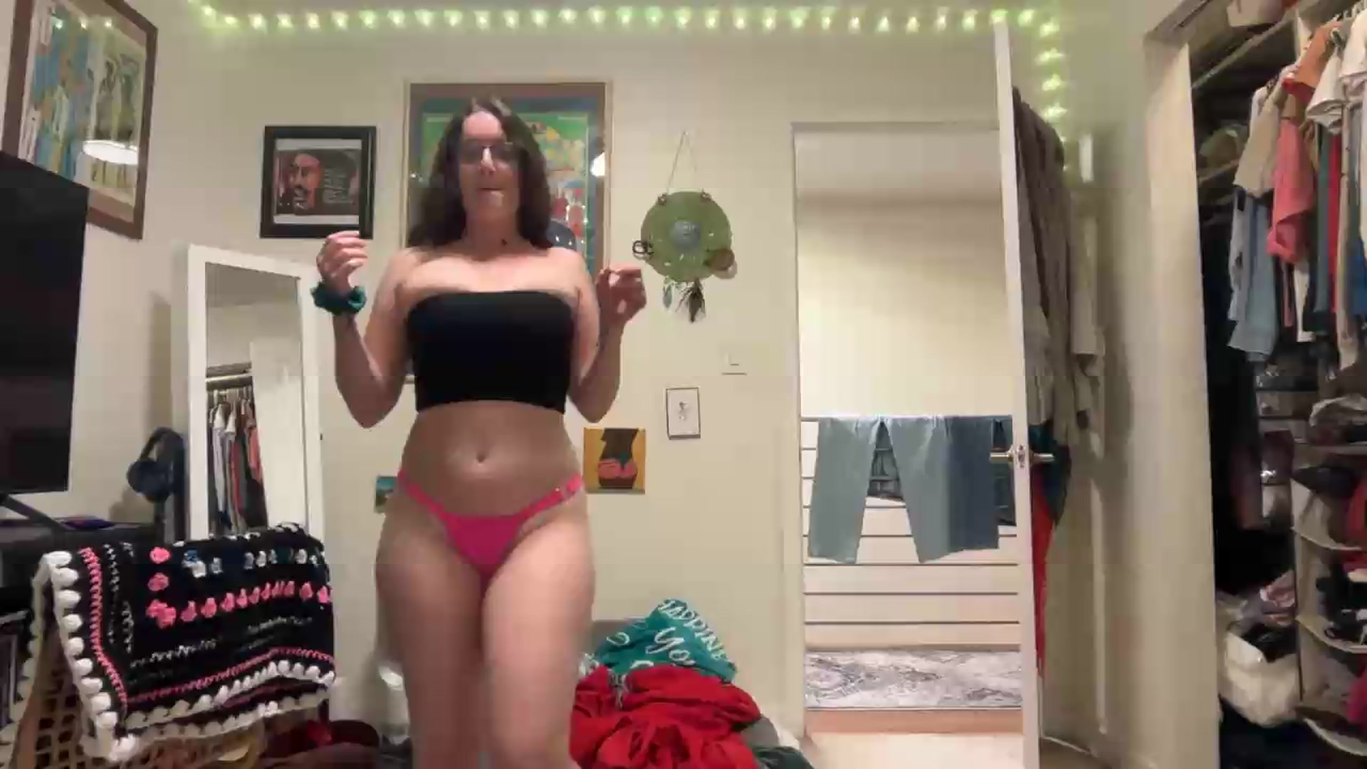 Gallery image thumbnail from EmmalineLime's myfreecams stream on, 05/24/2026, 07:20 image 1 of 20
