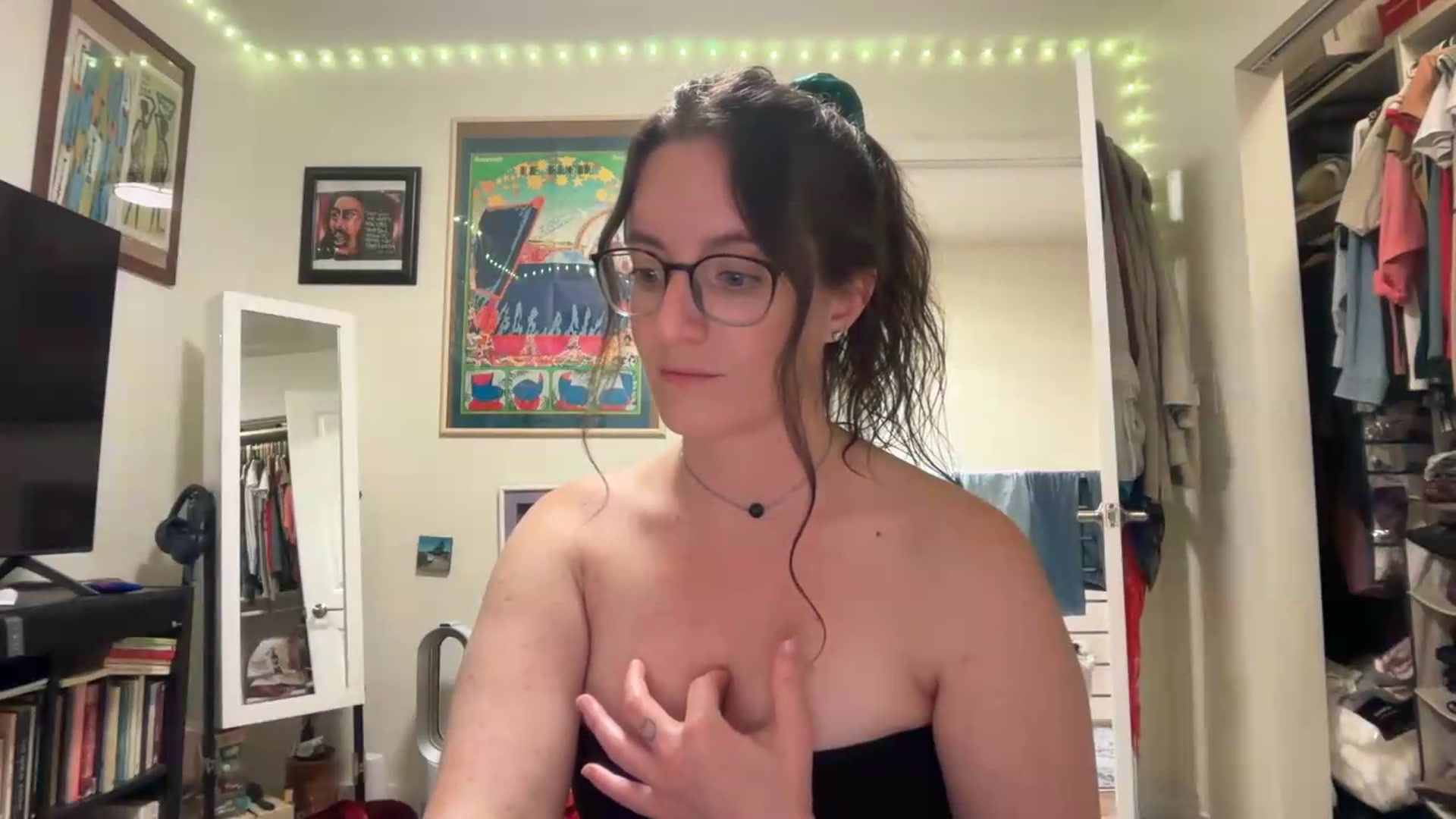 Gallery image thumbnail from EmmalineLime's myfreecams stream on, 05/24/2026, 07:20 image 6 of 20