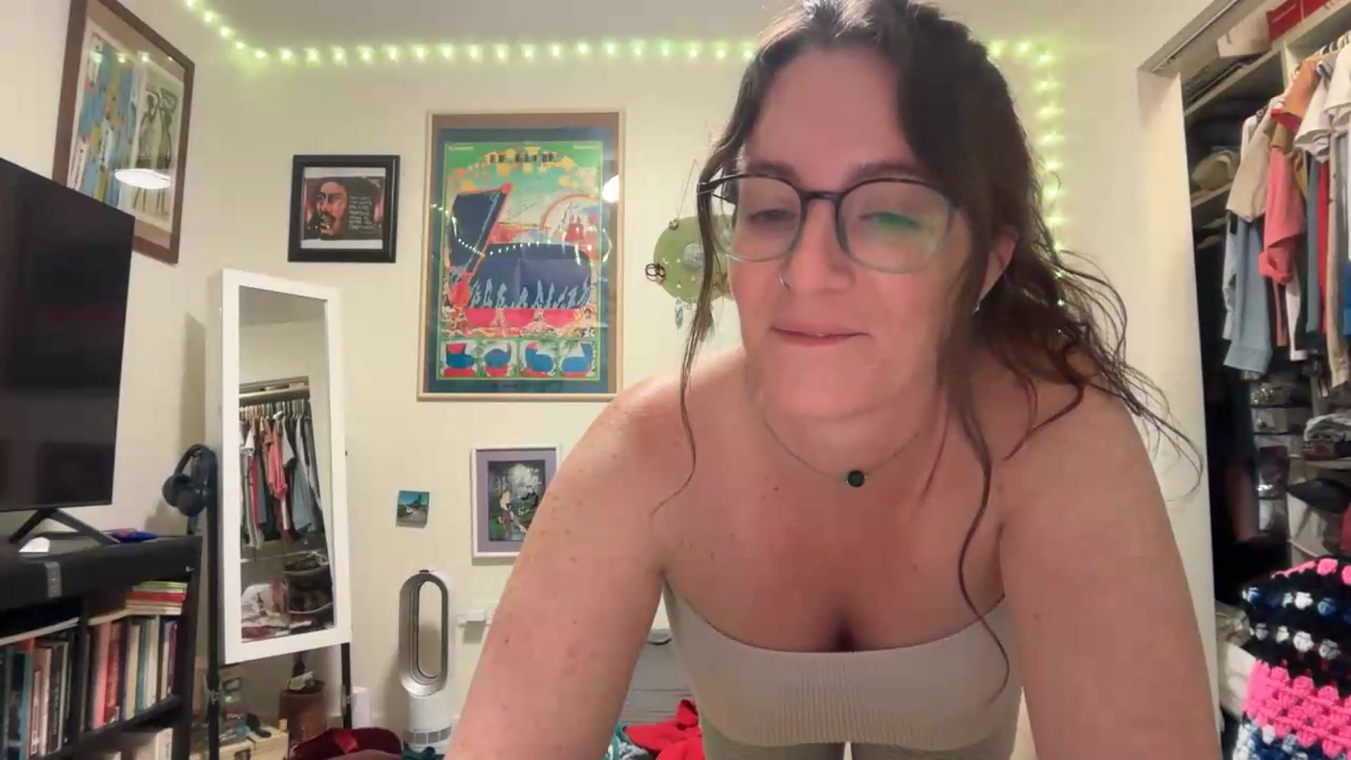 Gallery image thumbnail from EmmalineLime's myfreecams stream on, 05/24/2026, 07:33 image 14 of 20
