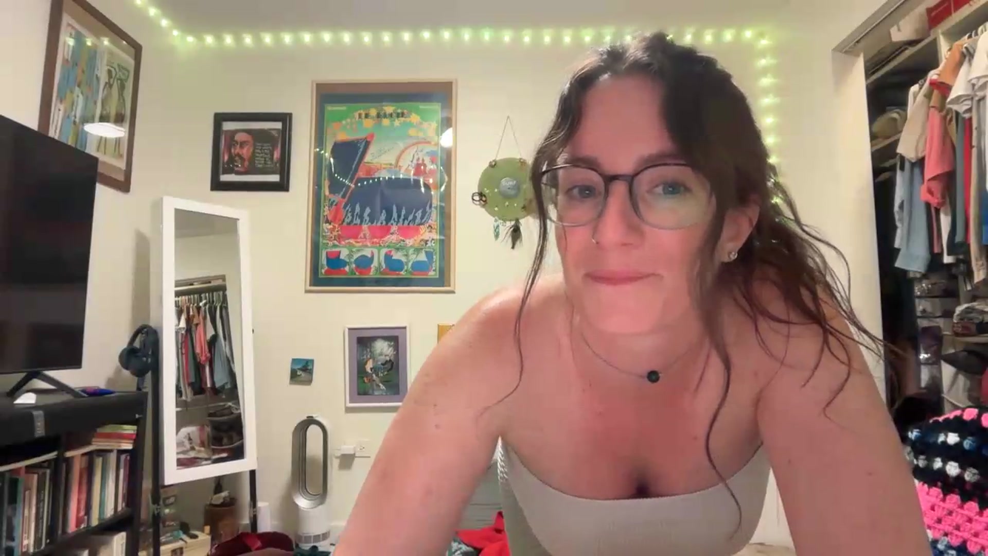 Gallery image thumbnail from EmmalineLime's myfreecams stream on, 05/24/2026, 07:33 image 17 of 20