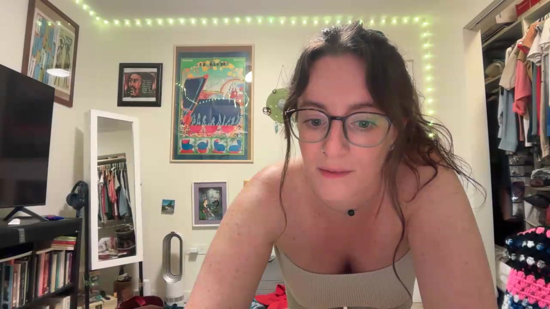 Gallery image thumbnail from EmmalineLime's myfreecams stream on, 05/24/2026, 07:33 image 15 of 20