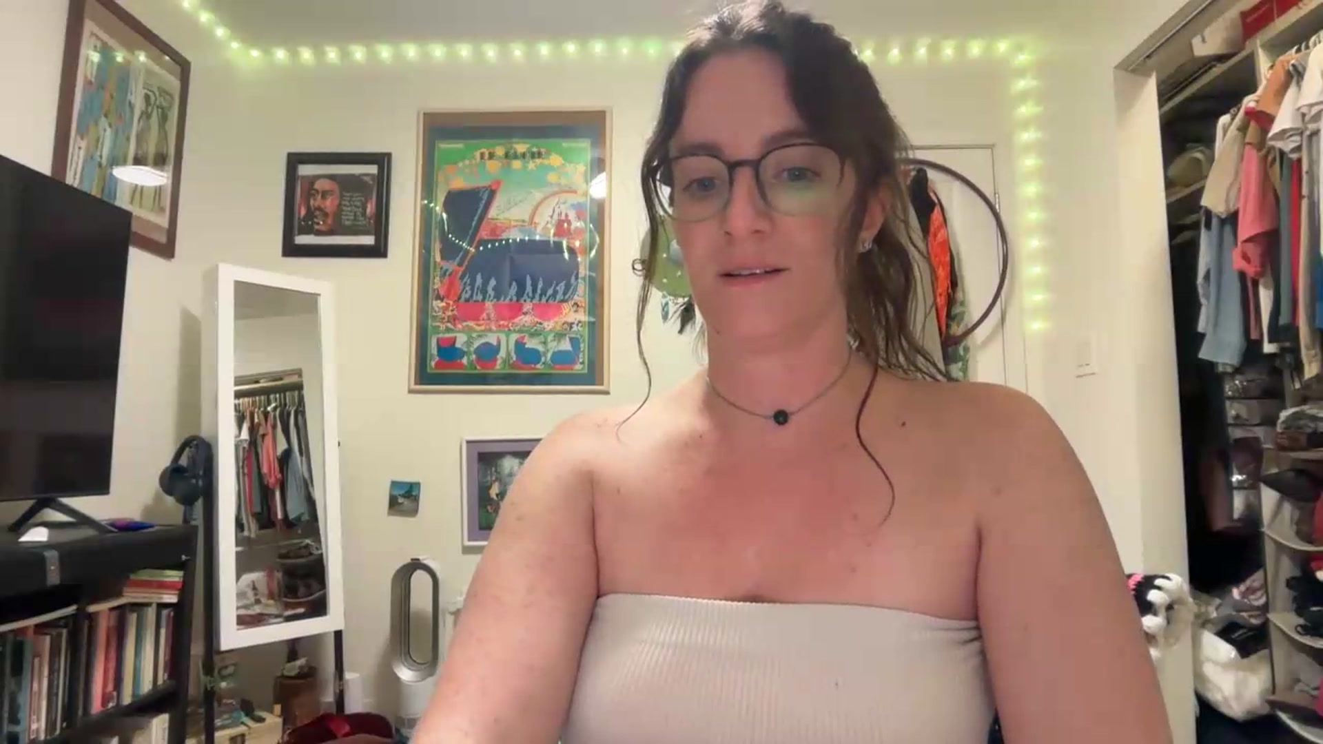 Gallery image thumbnail from EmmalineLime's myfreecams stream on, 05/24/2026, 07:33 image 18 of 20