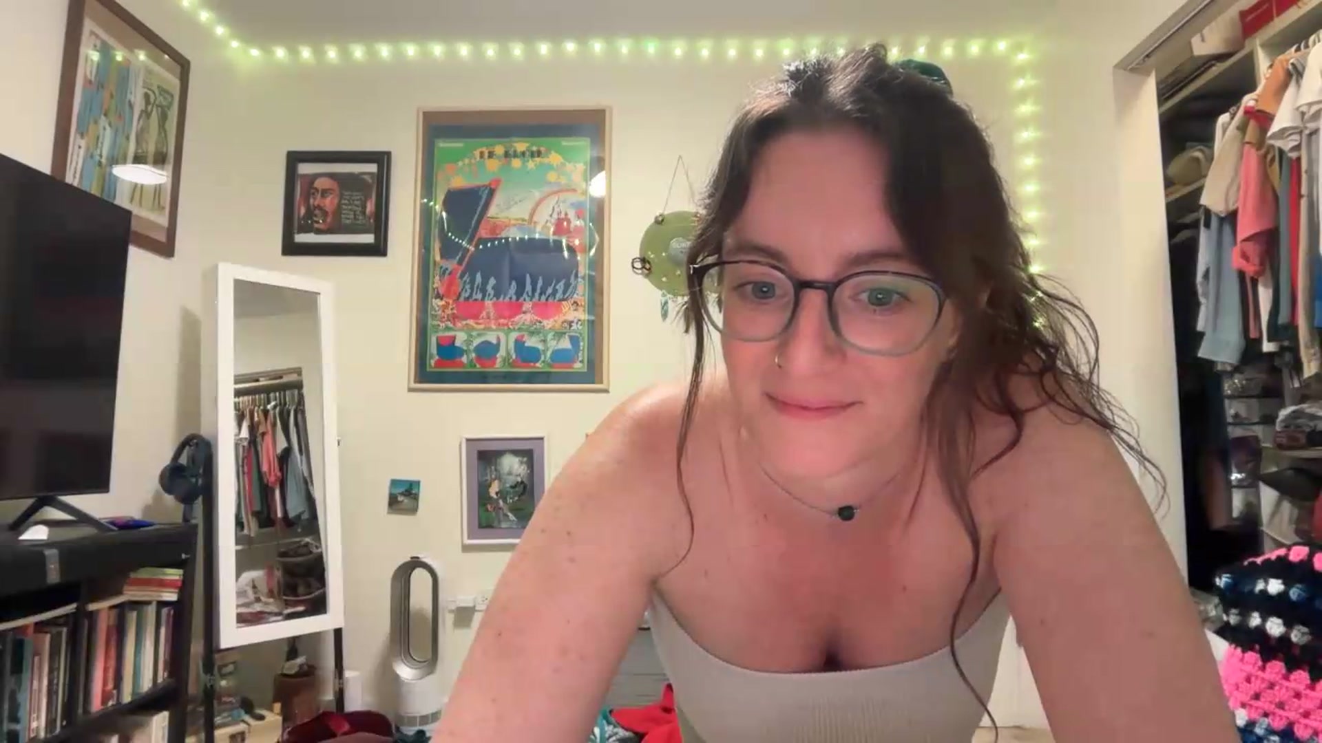 Gallery image thumbnail from EmmalineLime's myfreecams stream on, 05/24/2026, 07:33 image 16 of 20