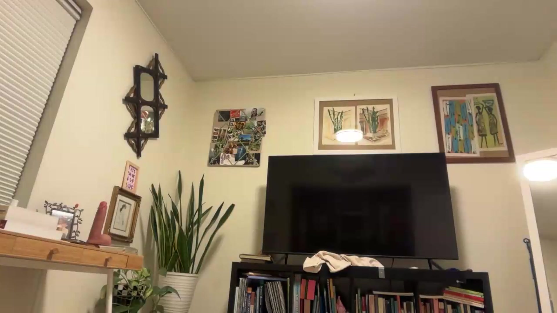Gallery image thumbnail from EmmalineLime's myfreecams stream on, 05/27/2026, 06:05 image 18 of 20