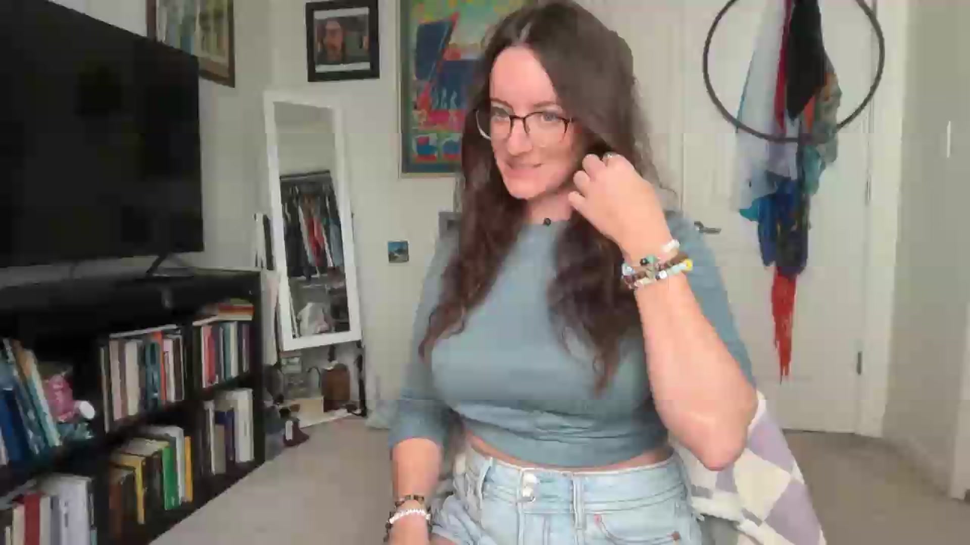 Gallery image thumbnail from EmmalineLime's myfreecams stream on, 08/11/2026, 20:59 image 19 of 20