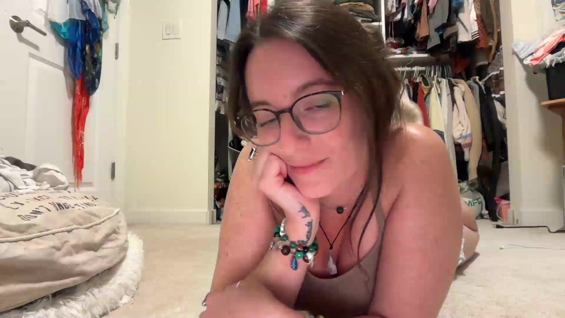Gallery image thumbnail from EmmalineLime's myfreecams stream on, 08/27/2026, 03:59 image 16 of 20