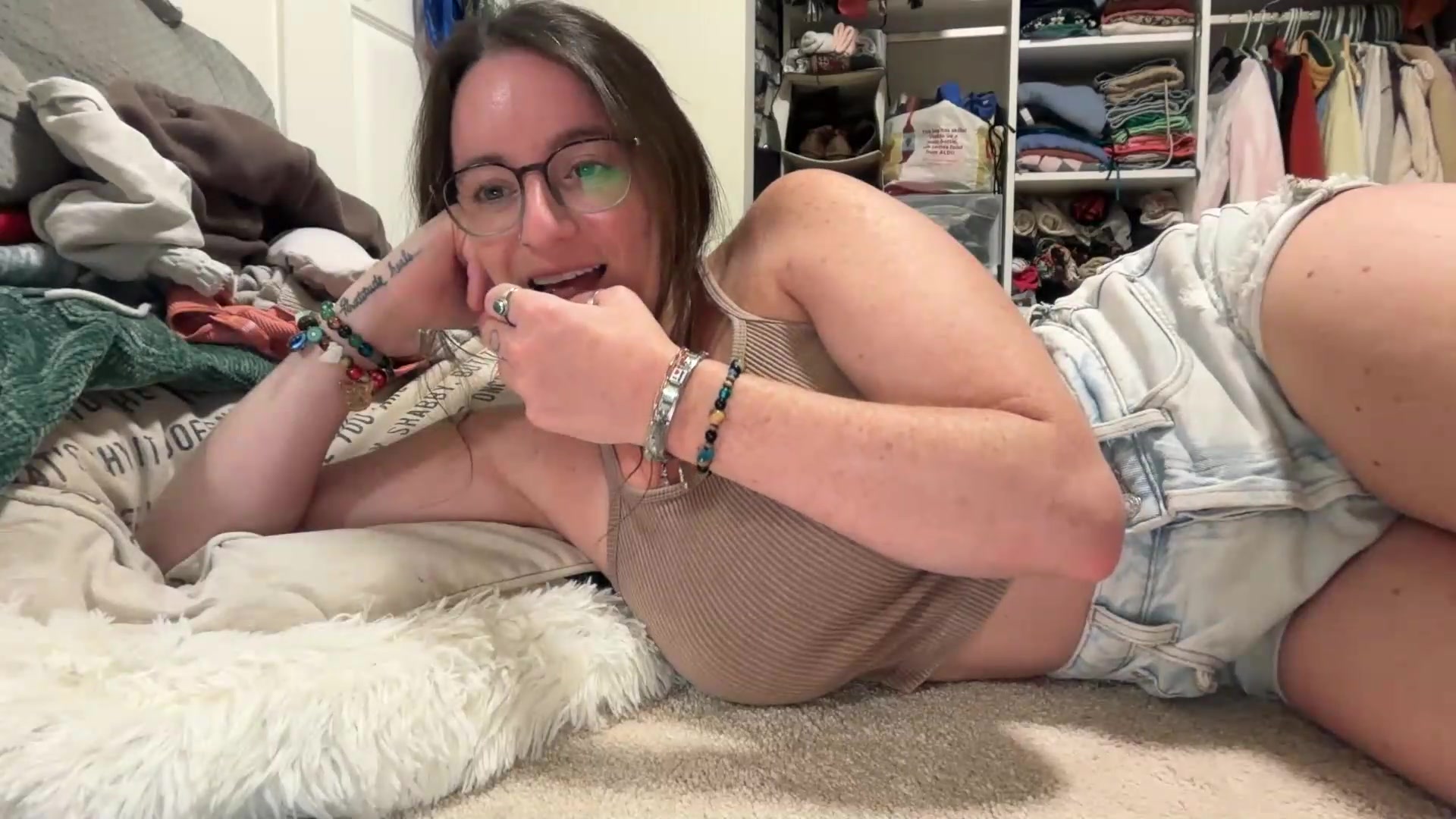 Gallery image thumbnail from EmmalineLime's myfreecams stream on, 08/27/2026, 03:59 image 6 of 20