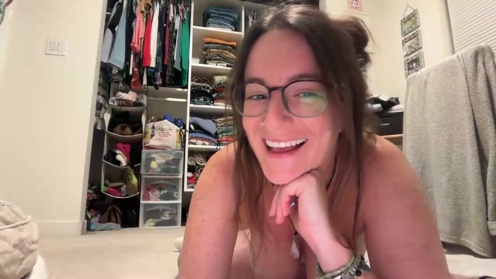 Gallery image thumbnail from EmmalineLime's myfreecams stream on, 08/27/2026, 04:29 image 6 of 20