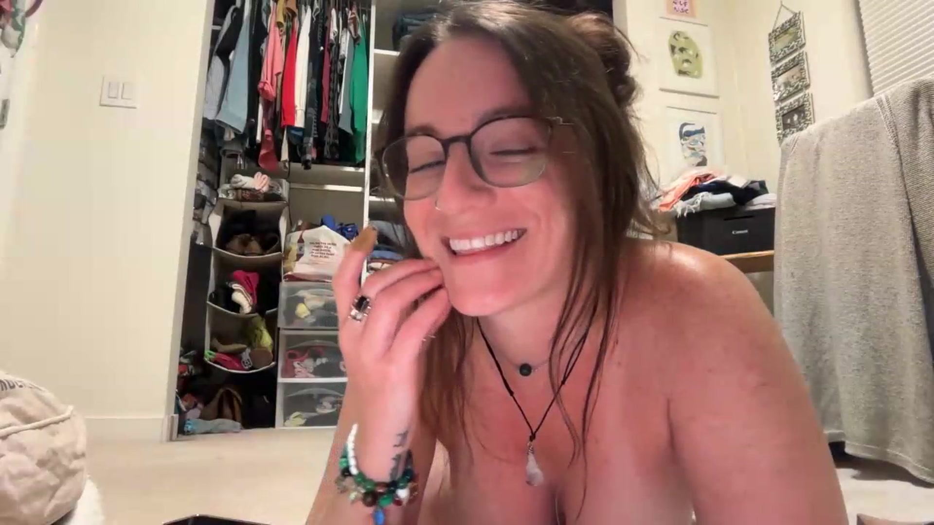 Gallery image thumbnail from EmmalineLime's myfreecams stream on, 08/27/2026, 04:29 image 2 of 20
