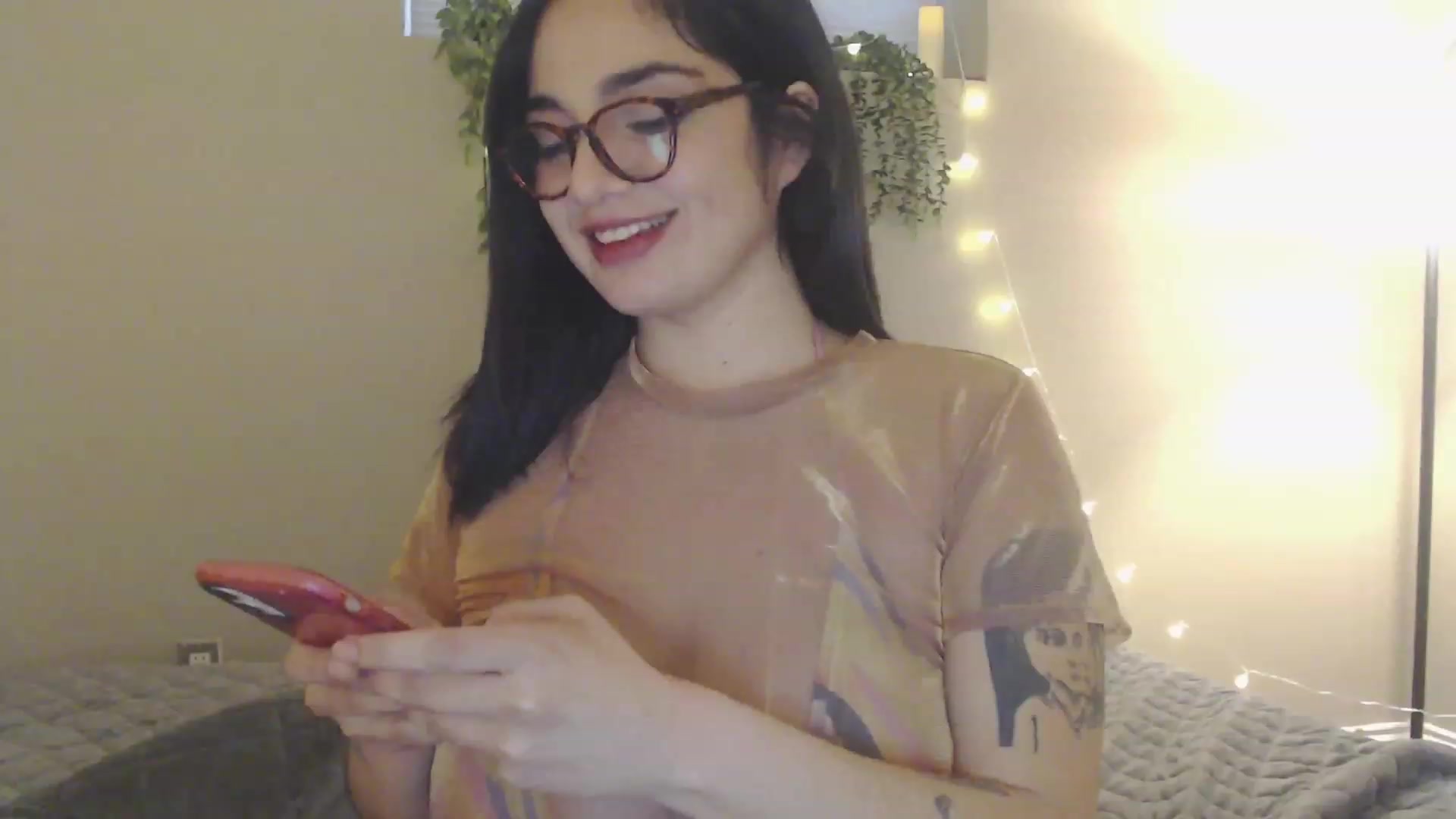 Gallery image thumbnail from Emmalovesit's myfreecams stream on, 04/06/2023, 19:24 image 10 of 20