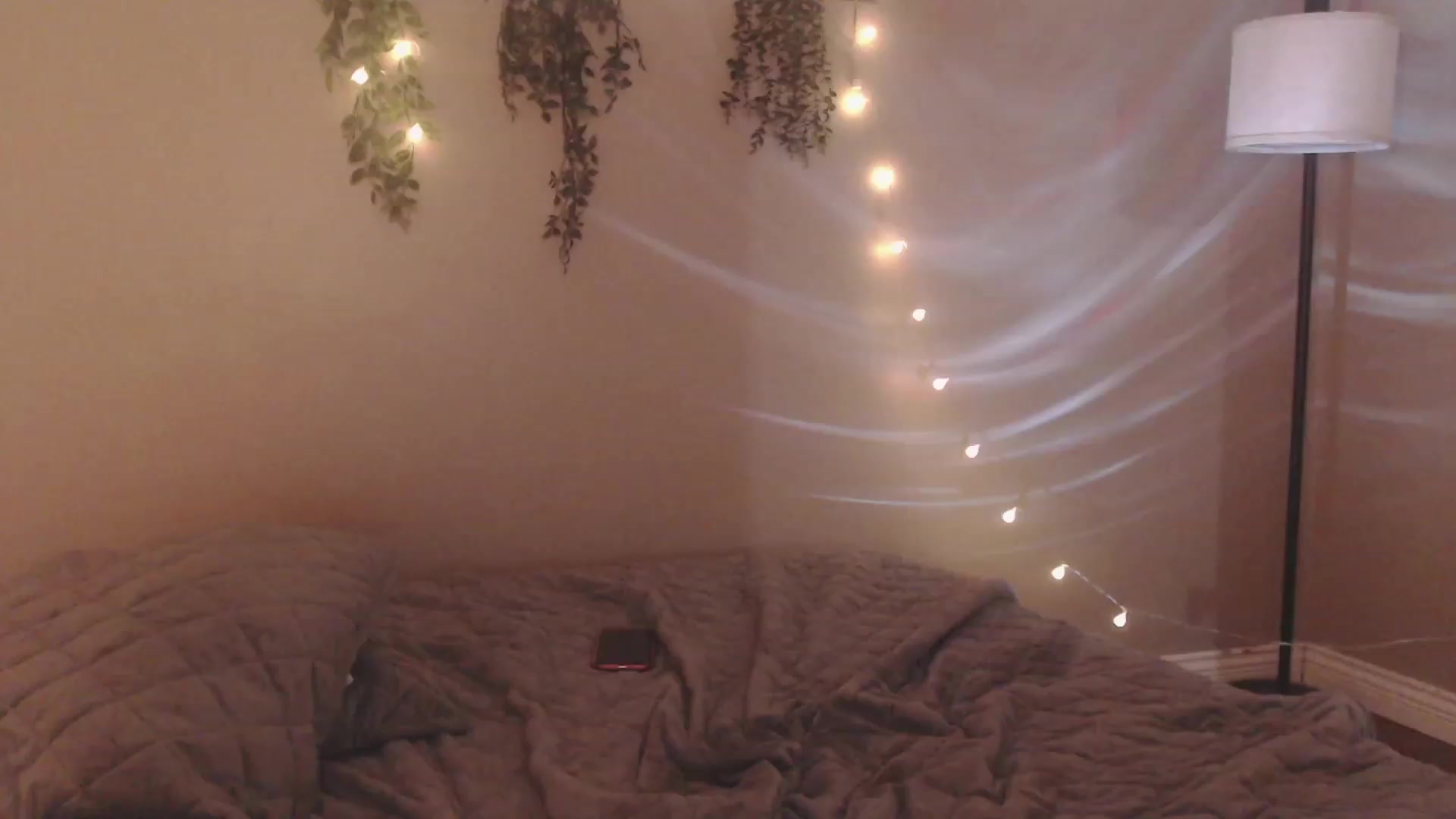 Gallery image thumbnail from Emmalovesit's myfreecams stream on, 04/16/2023, 21:51 image 5 of 20