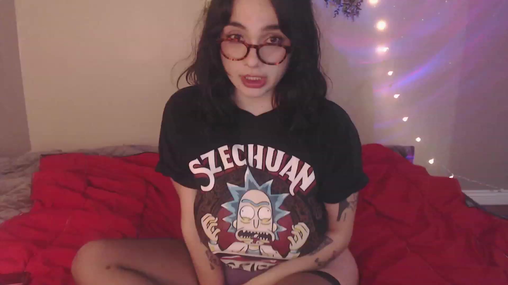 Gallery image thumbnail from Emmalovesit's myfreecams stream on, 04/19/2023, 19:04 image 4 of 20