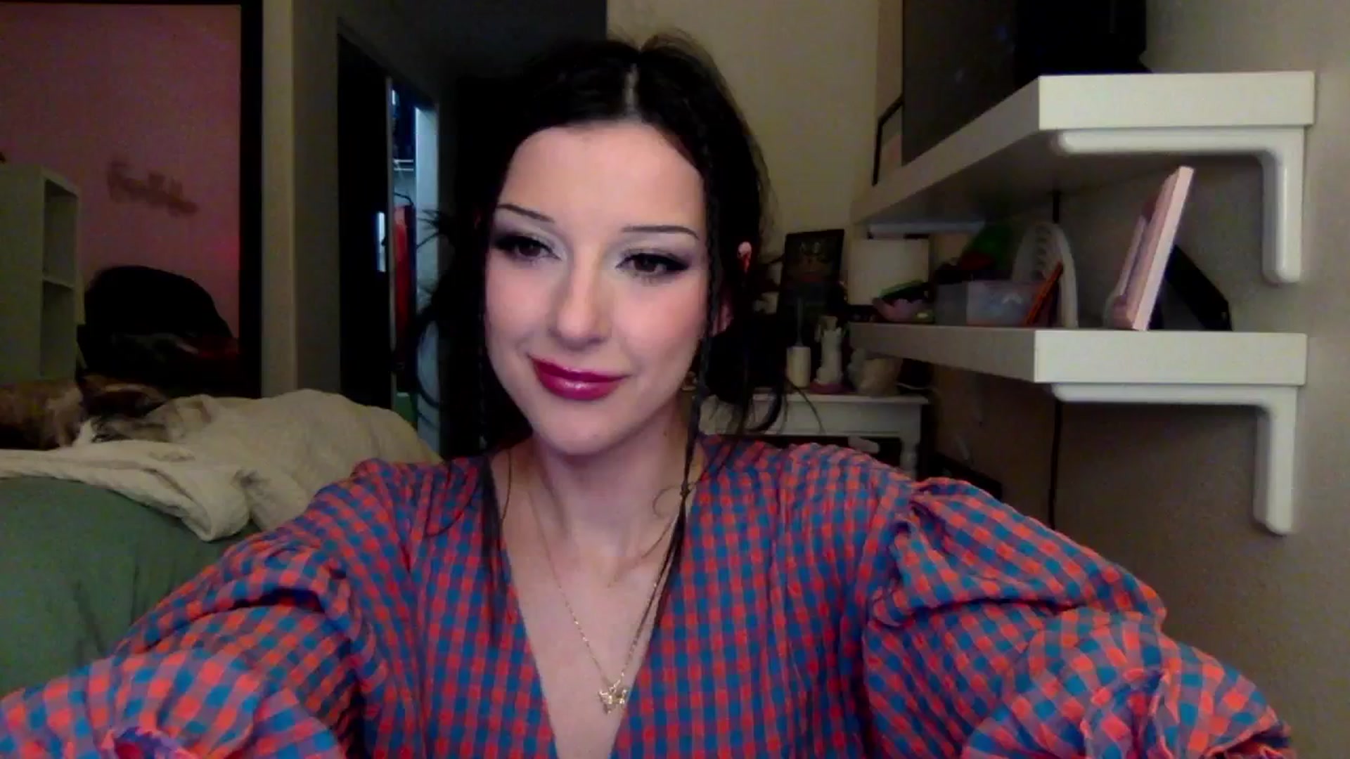 Gallery image thumbnail from Emmarose_xo's myfreecams stream on, 12/22/2025, 07:54 image 1 of 20