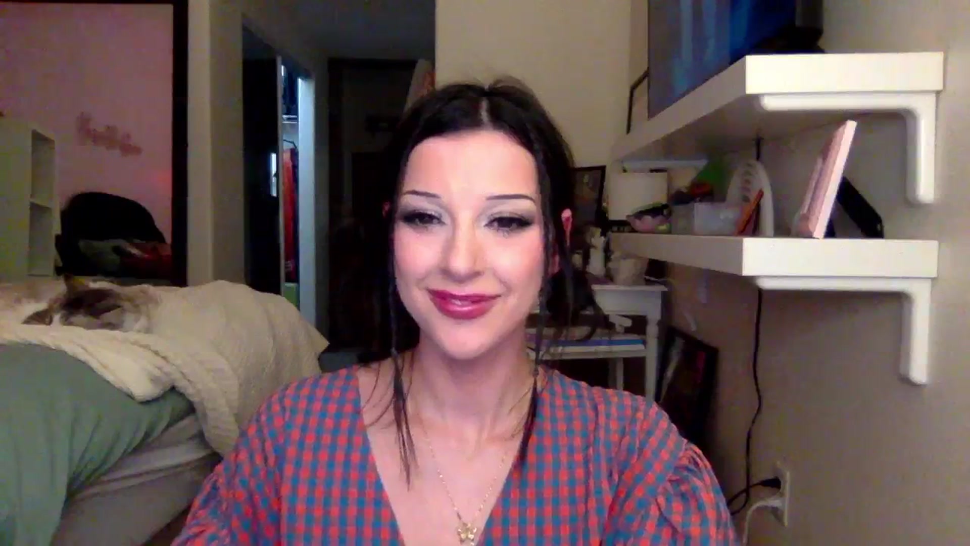 Gallery image thumbnail from Emmarose_xo's myfreecams stream on, 12/22/2025, 07:54 image 18 of 20