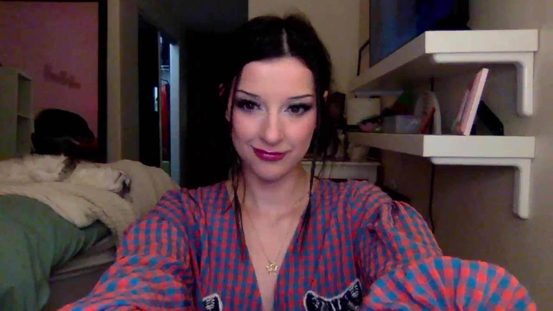 Gallery image thumbnail from Emmarose_xo's myfreecams stream on, 12/22/2025, 07:54 image 12 of 20
