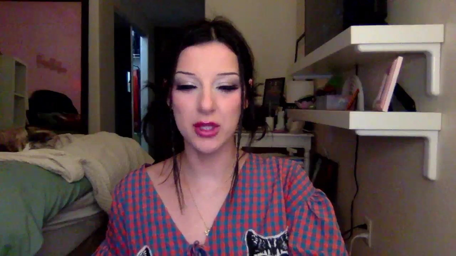 Gallery image thumbnail from Emmarose_xo's myfreecams stream on, 12/22/2025, 07:54 image 3 of 20