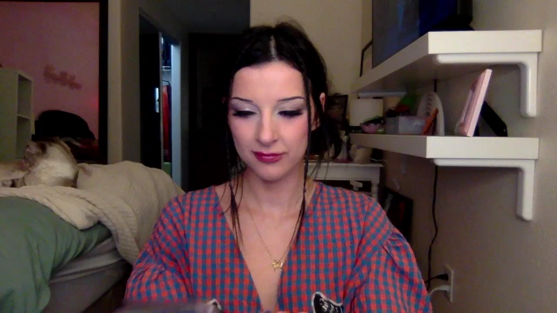 Gallery image thumbnail from Emmarose_xo's myfreecams stream on, 12/22/2025, 07:54 image 15 of 20