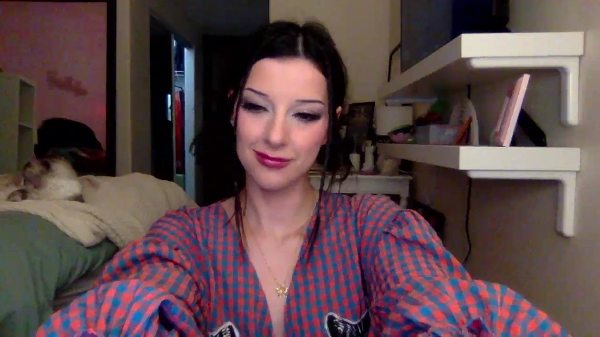 Gallery image thumbnail from Emmarose_xo's myfreecams stream on, 12/22/2025, 07:54 image 17 of 20