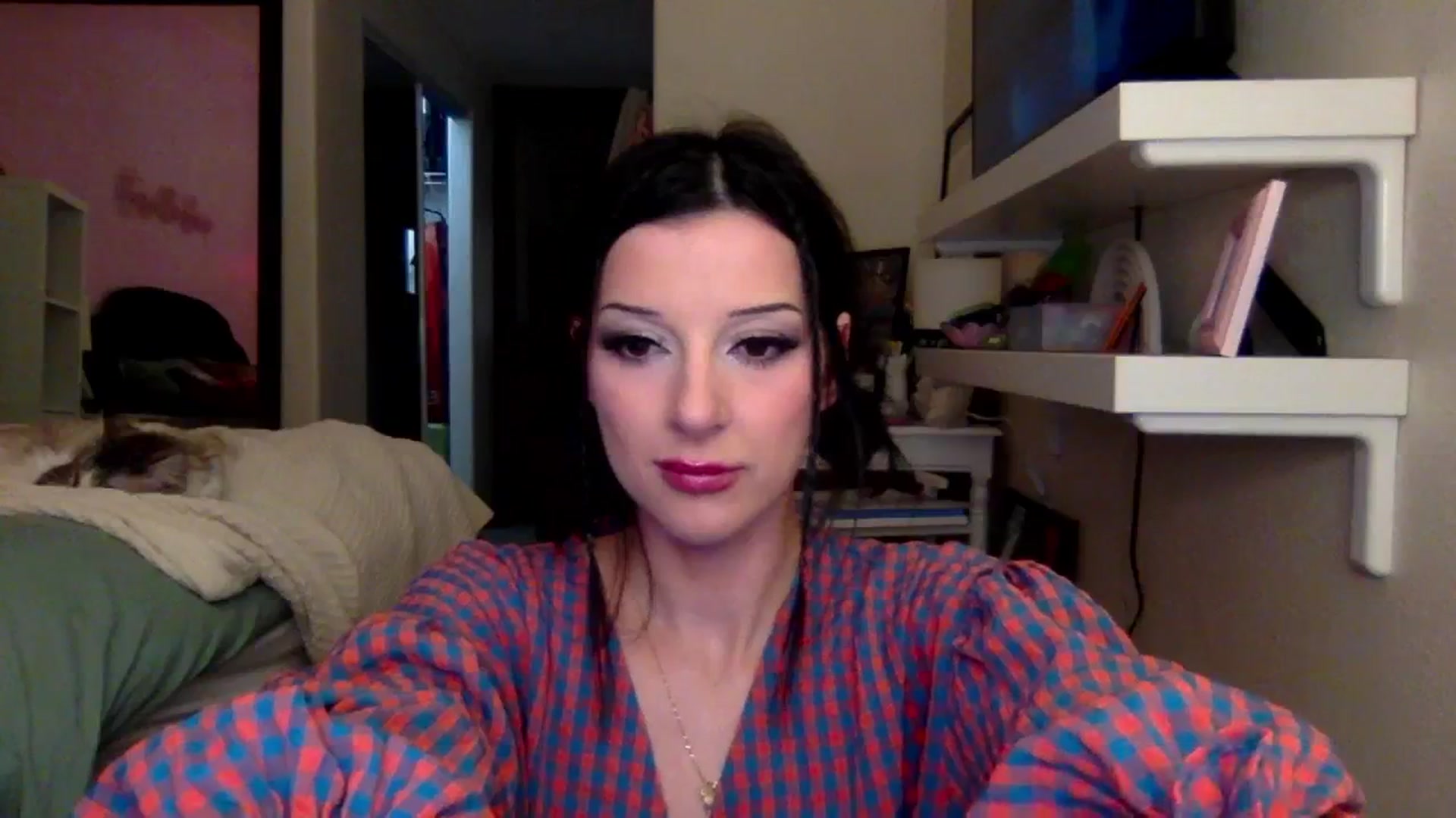 Gallery image thumbnail from Emmarose_xo's myfreecams stream on, 12/22/2025, 07:54 image 19 of 20