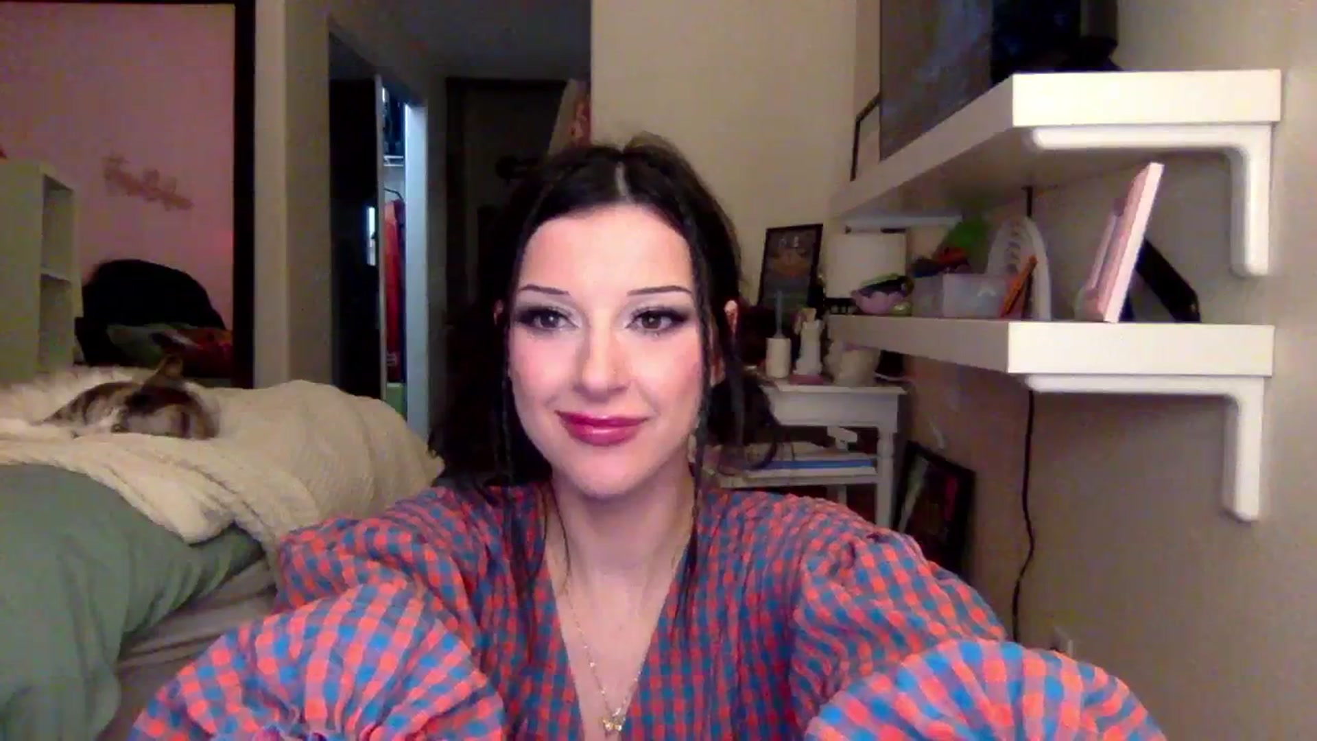 Gallery image thumbnail from Emmarose_xo's myfreecams stream on, 12/22/2025, 07:54 image 10 of 20