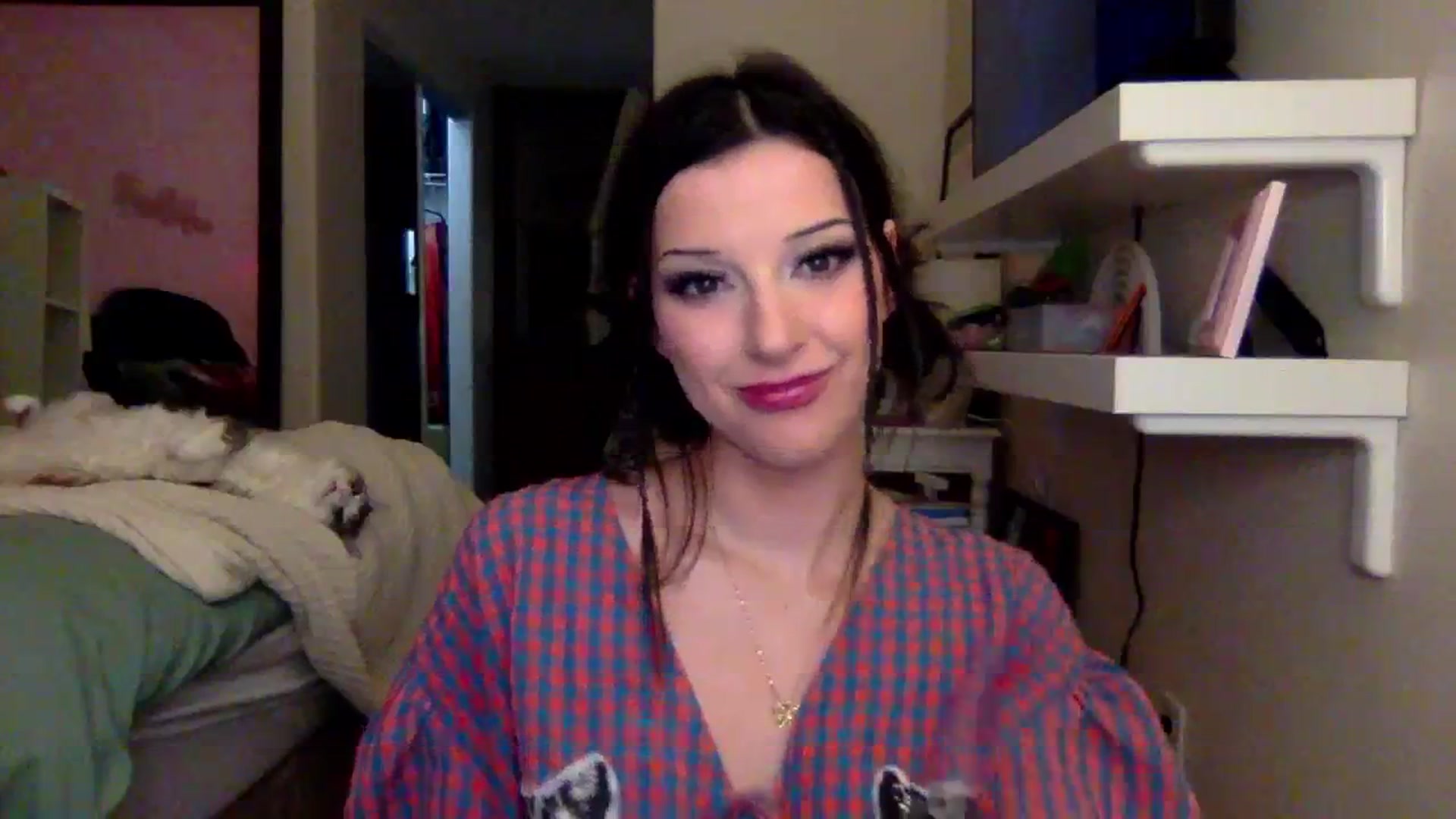 Gallery image thumbnail from Emmarose_xo's myfreecams stream on, 12/22/2025, 07:54 image 14 of 20