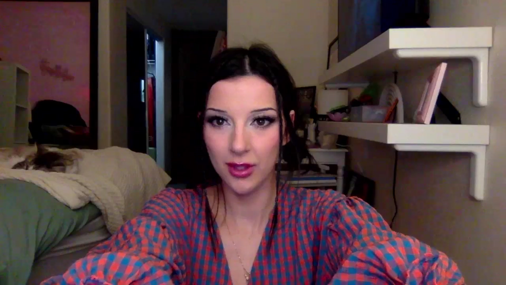 Gallery image thumbnail from Emmarose_xo's myfreecams stream on, 12/22/2025, 07:54 image 20 of 20