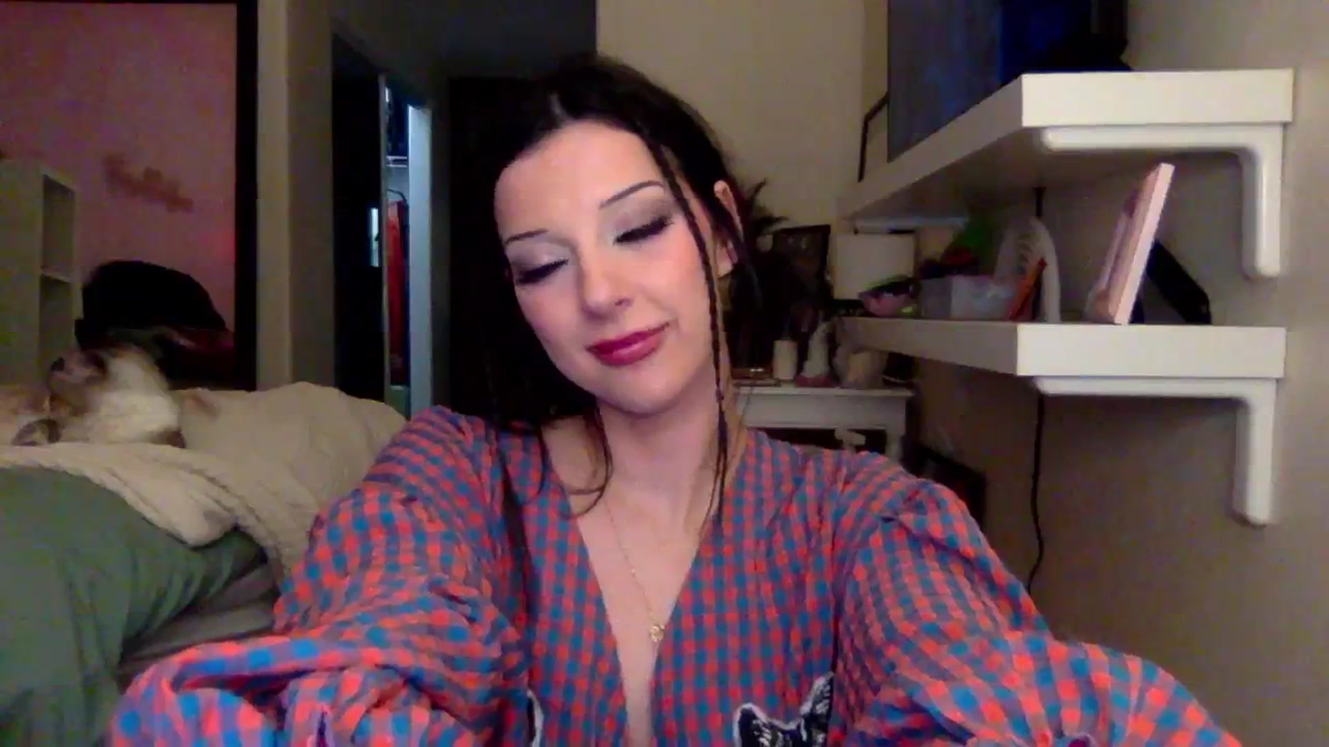 Gallery image thumbnail from Emmarose_xo's myfreecams stream on, 12/22/2025, 07:54 image 16 of 20