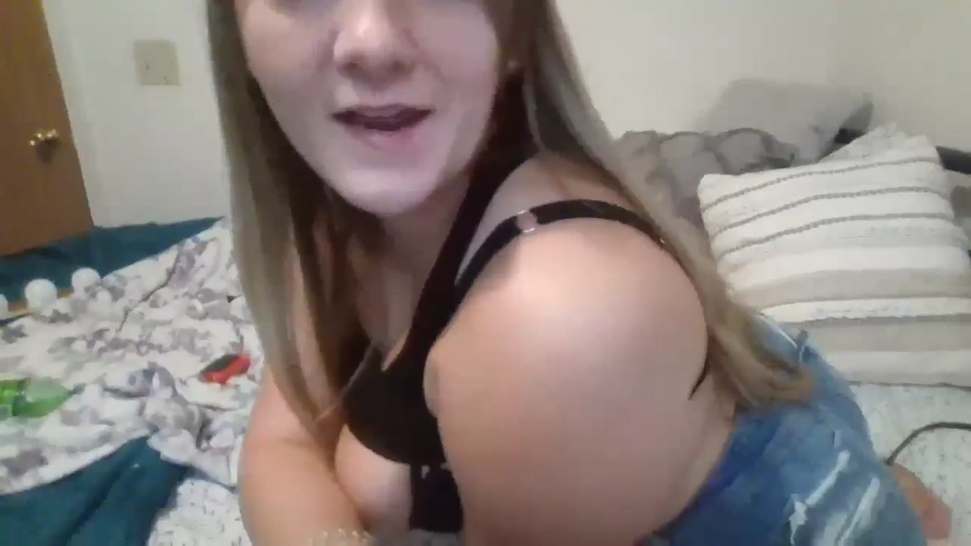 Gallery image thumbnail from EmmasVibe's myfreecams stream on, 08/24/2024, 12:19 image 2 of 20