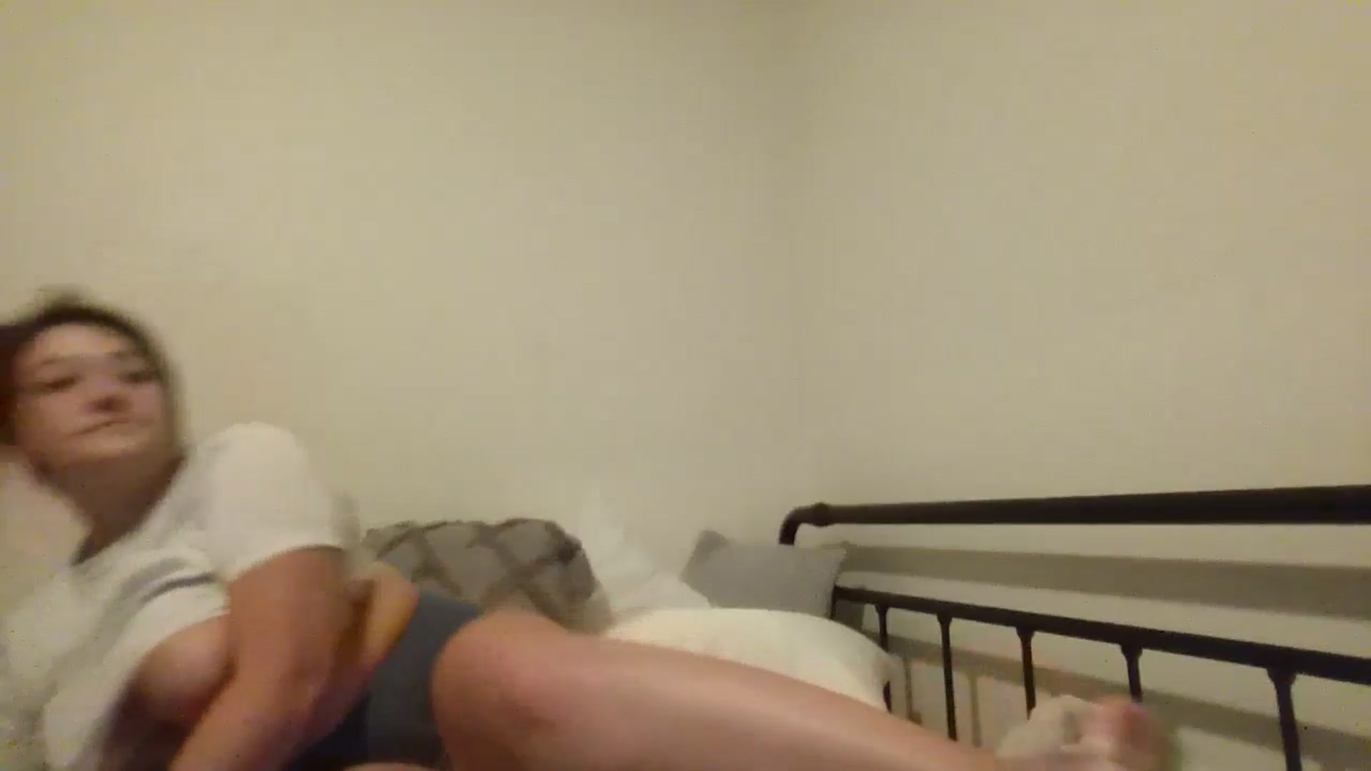 Gallery image thumbnail from EmmasVibe's myfreecams stream on, 08/26/2024, 07:35 image 6 of 20