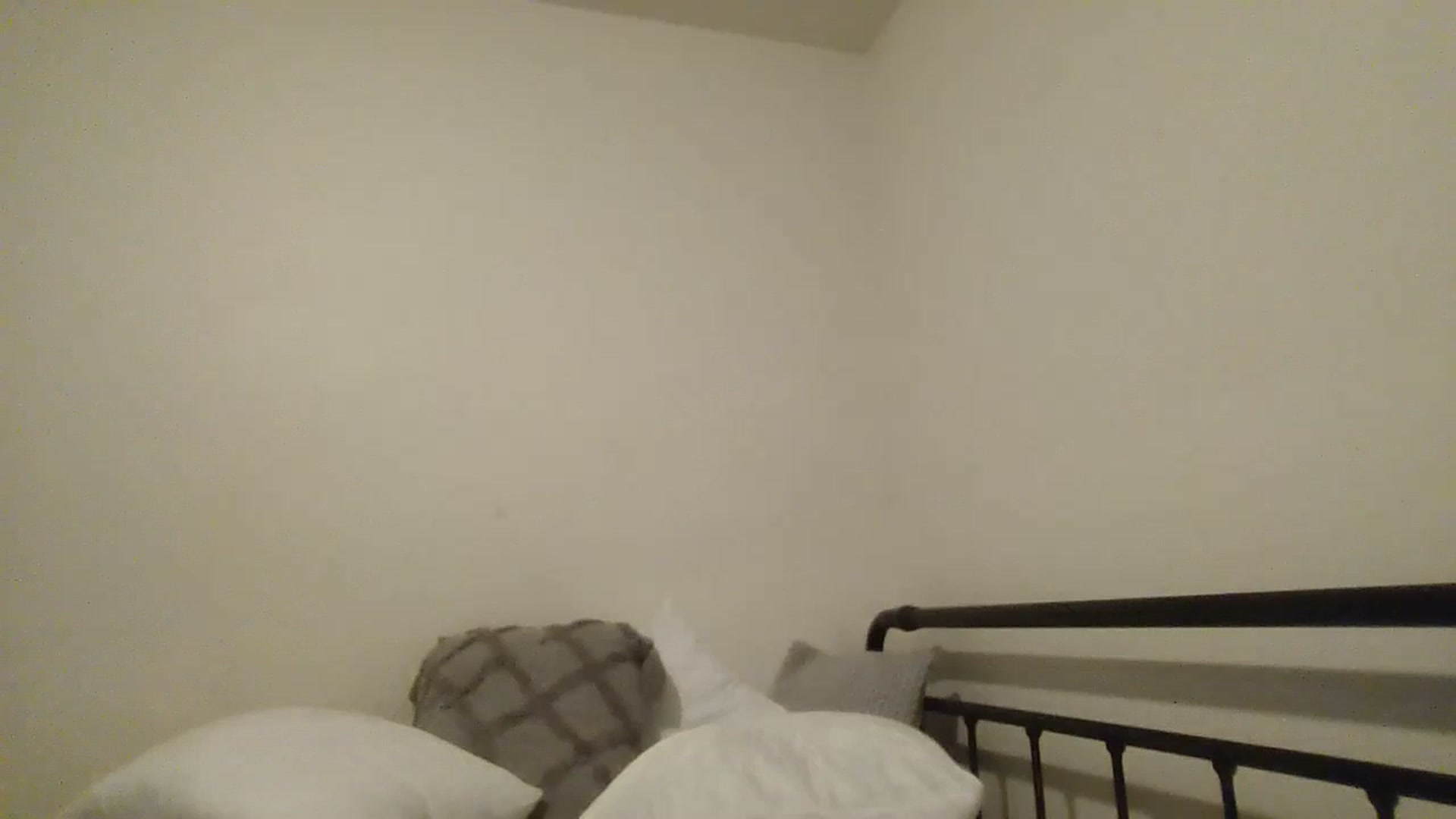 Gallery image thumbnail from EmmasVibe's myfreecams stream on, 08/26/2024, 08:13 image 17 of 20