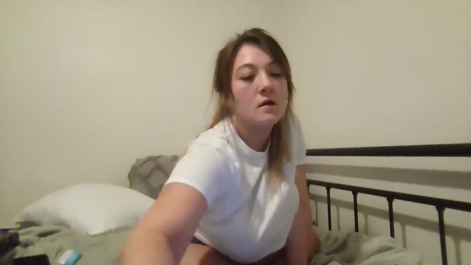 Gallery image thumbnail from EmmasVibe's myfreecams stream on, 08/26/2024, 08:13 image 8 of 20