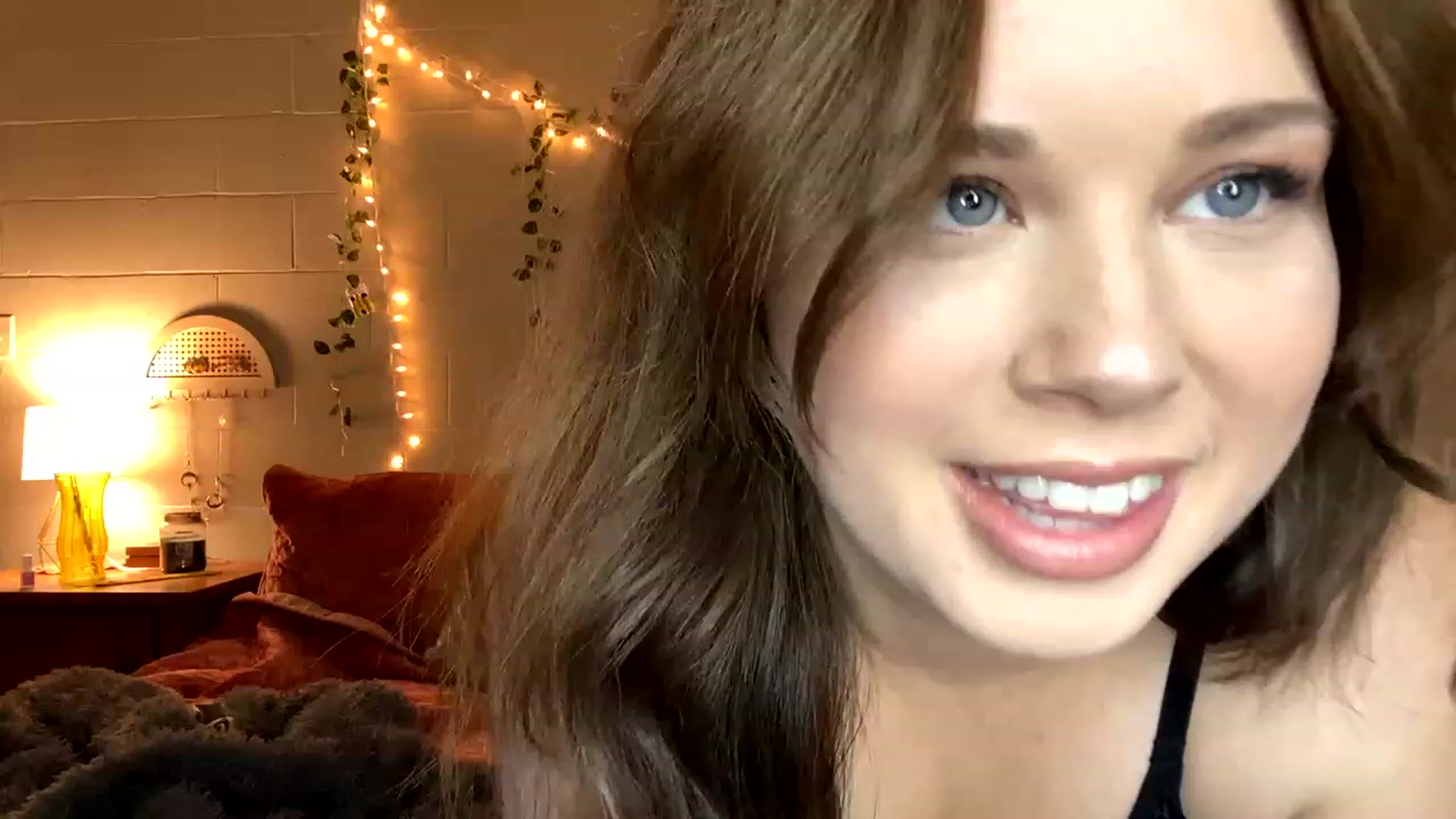 Gallery image thumbnail from Emmasworldd's myfreecams stream on, 12/01/2022, 15:44 image 6 of 20