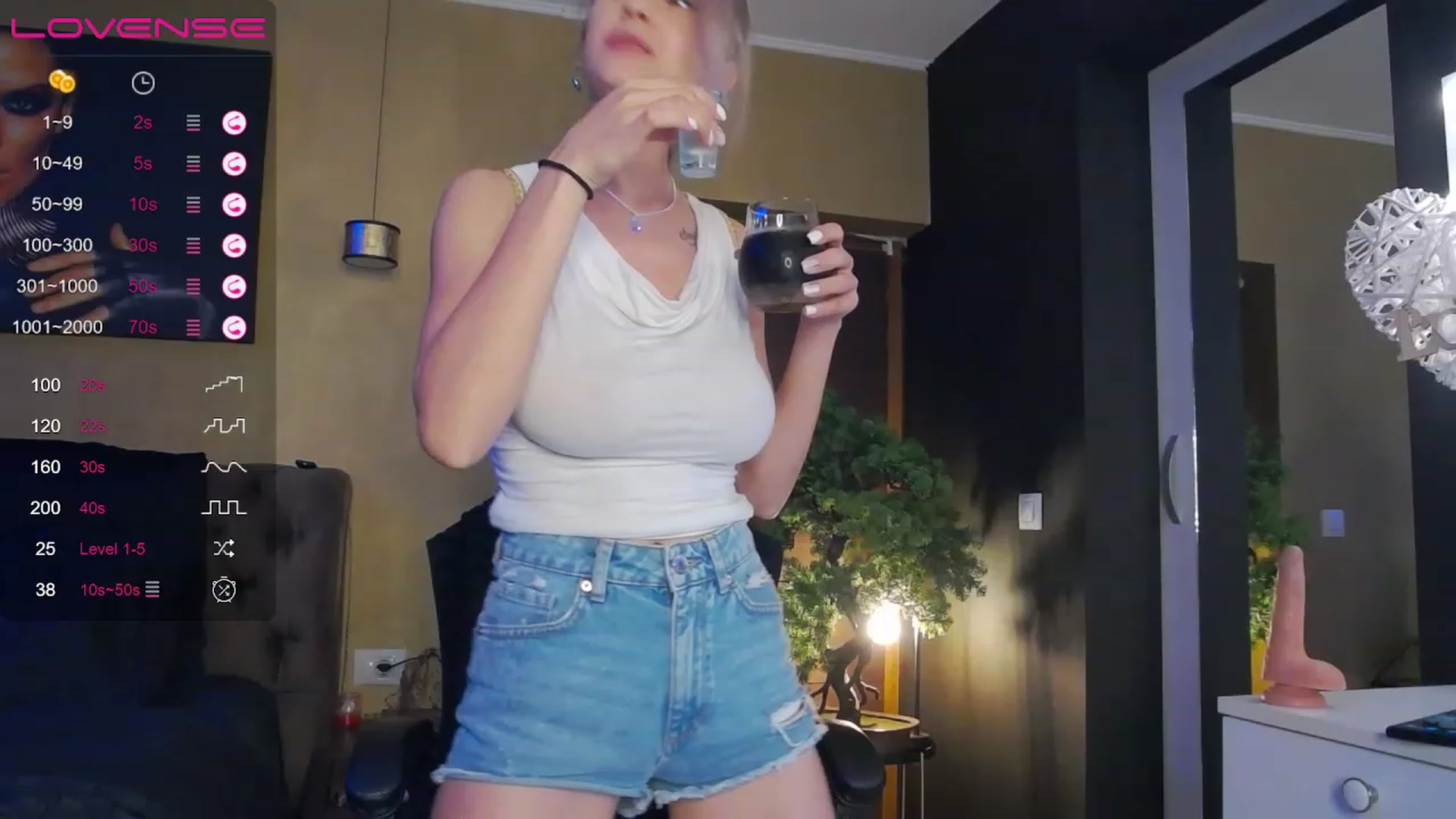 Gallery image thumbnail from Emmax566's myfreecams stream on, 06/29/2023, 22:09 image 8 of 20