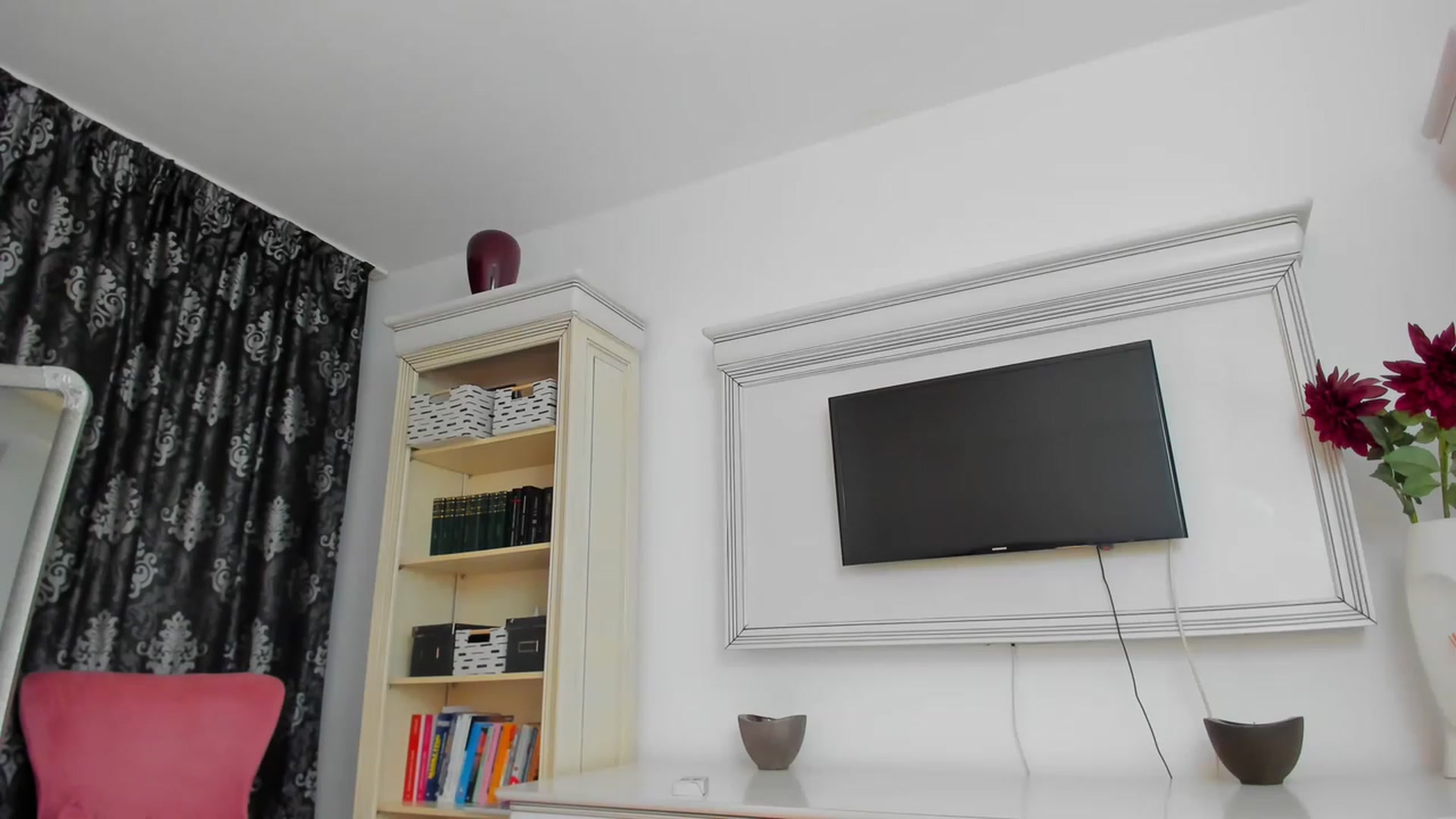 Gallery image thumbnail from Emmazing_'s myfreecams stream on, 08/18/2023, 17:14 image 18 of 20