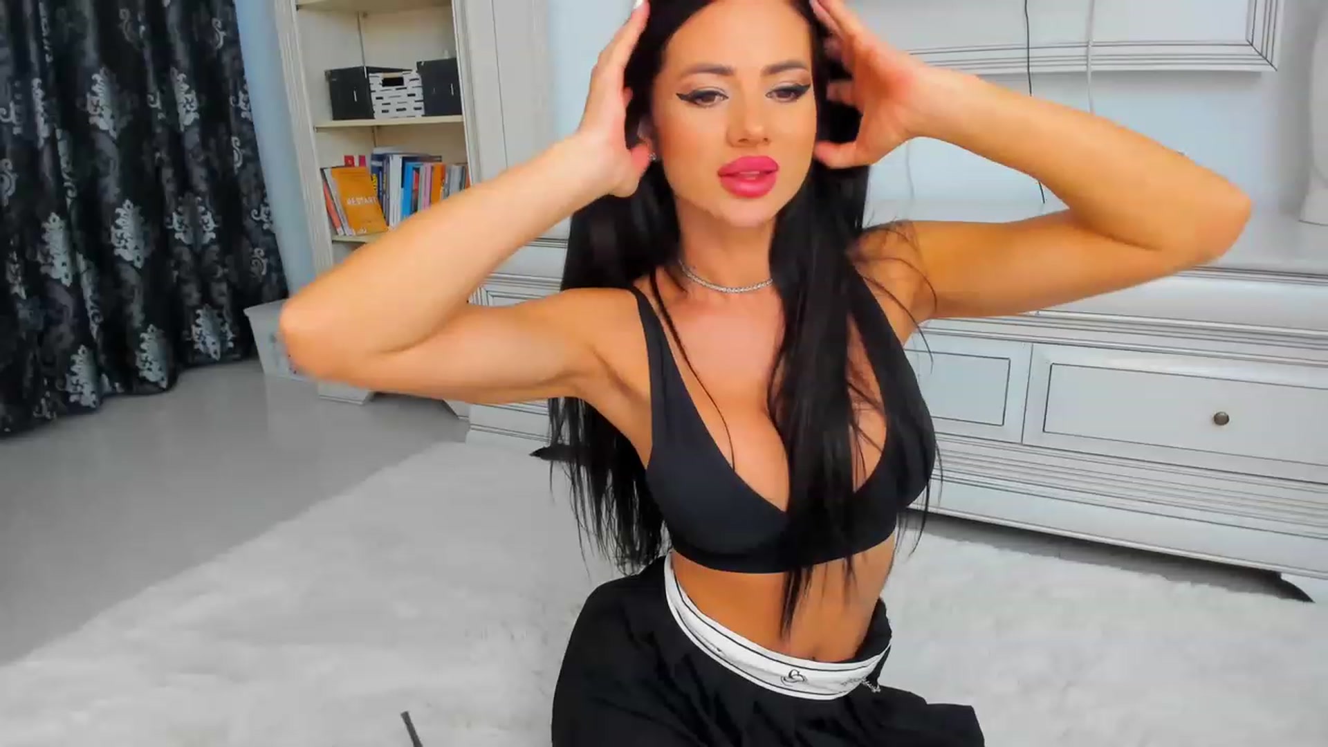 Gallery image thumbnail from Emmazing_'s myfreecams stream on, 09/01/2023, 19:16 image 3 of 20