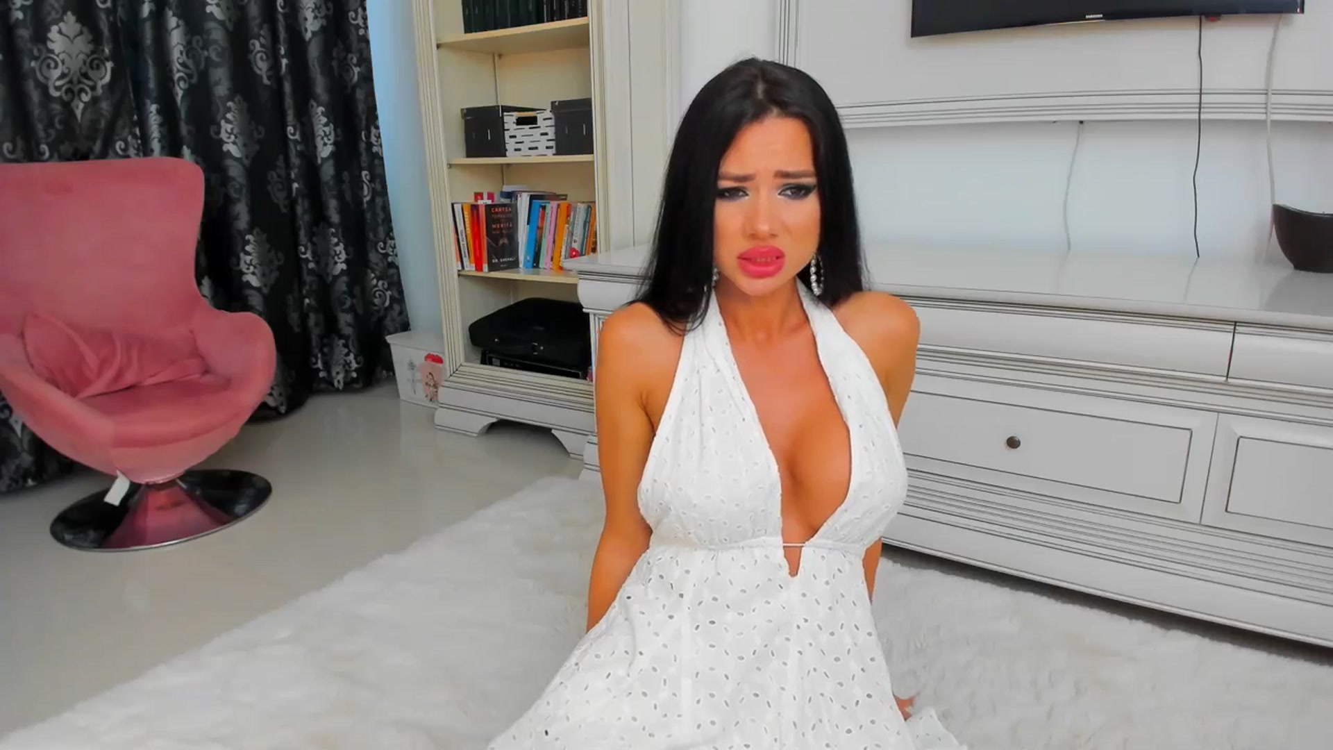 Gallery image thumbnail from Emmazing_'s myfreecams stream on, 09/22/2023, 16:53 image 3 of 20
