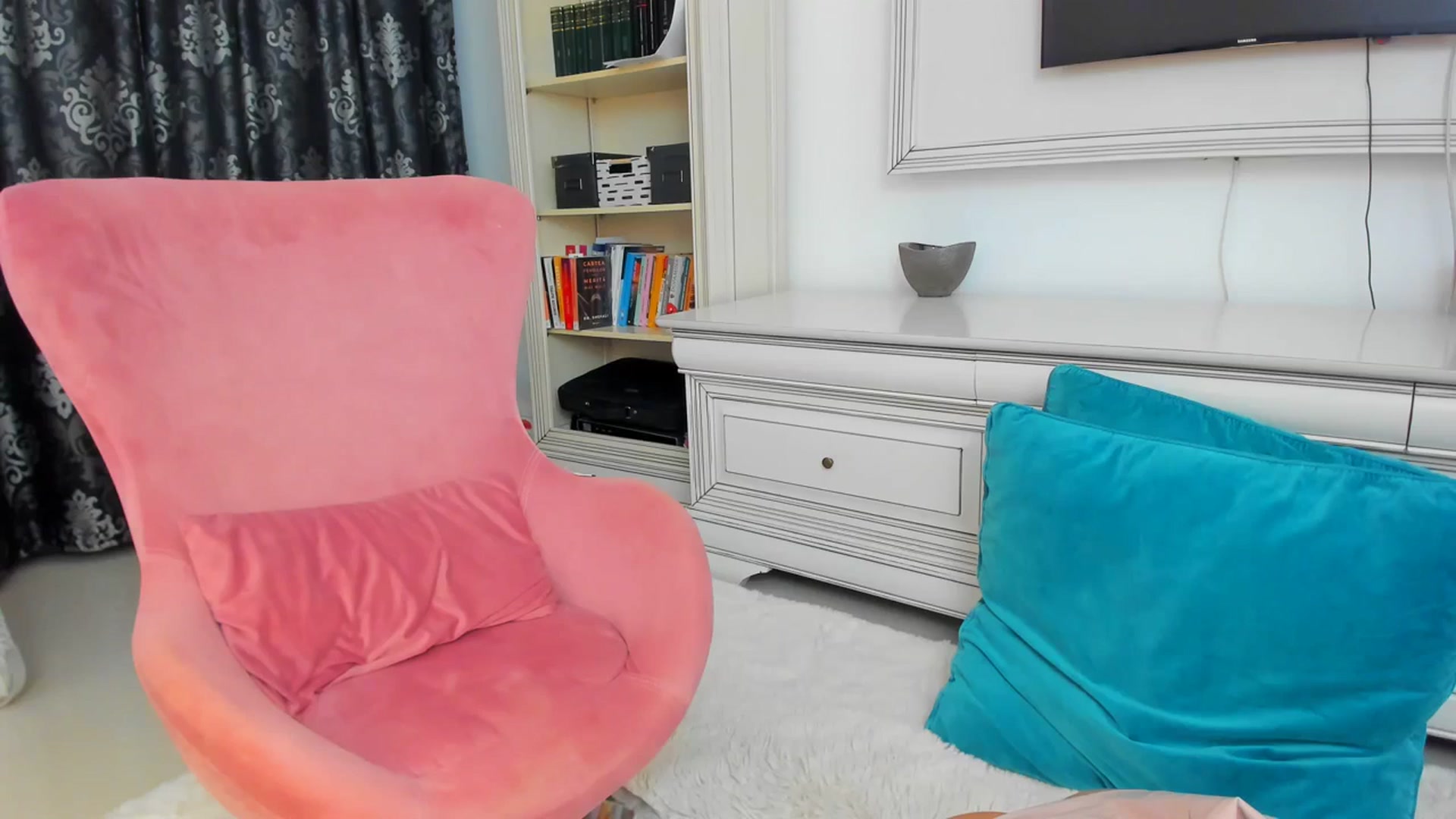 Gallery image thumbnail from Emmazing_'s myfreecams stream on, 09/30/2023, 16:13 image 17 of 20
