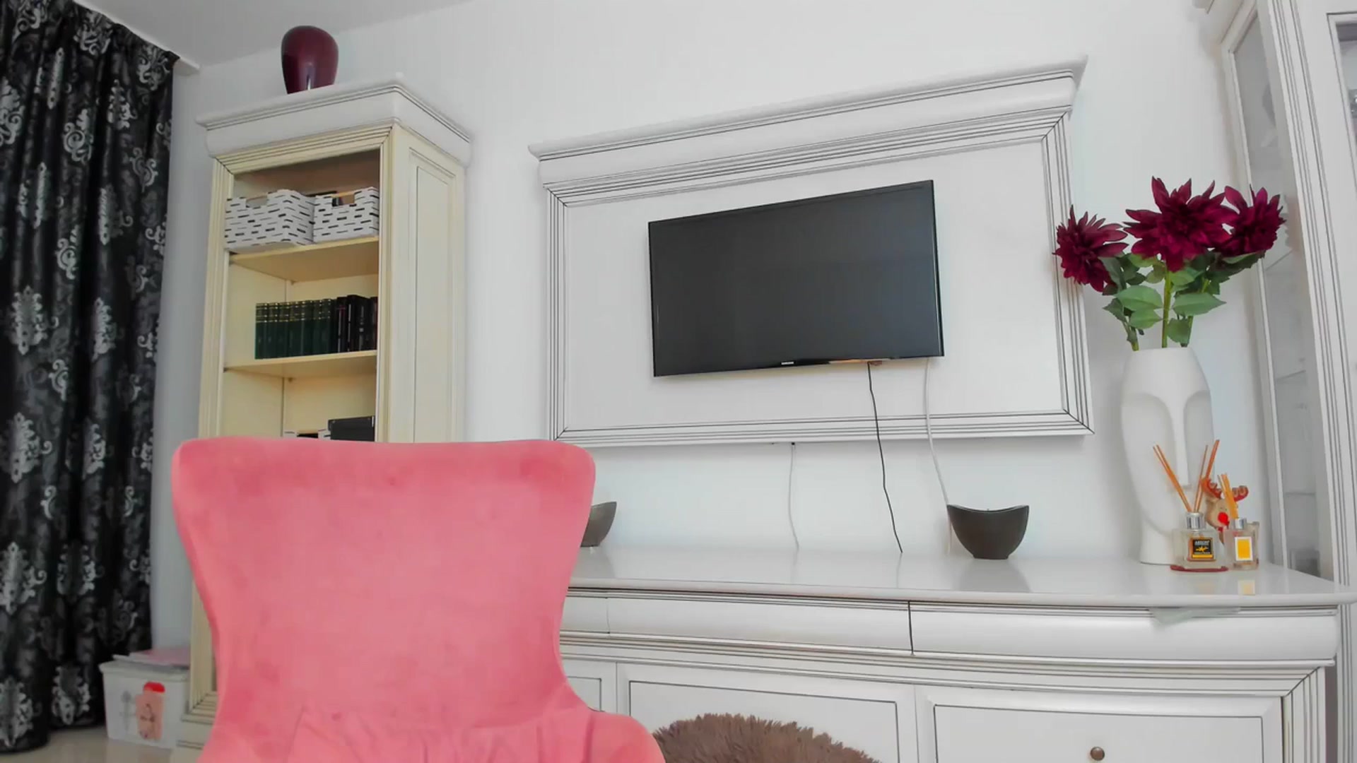 Gallery image thumbnail from Emmazing_'s myfreecams stream on, 10/27/2023, 17:50 image 5 of 20