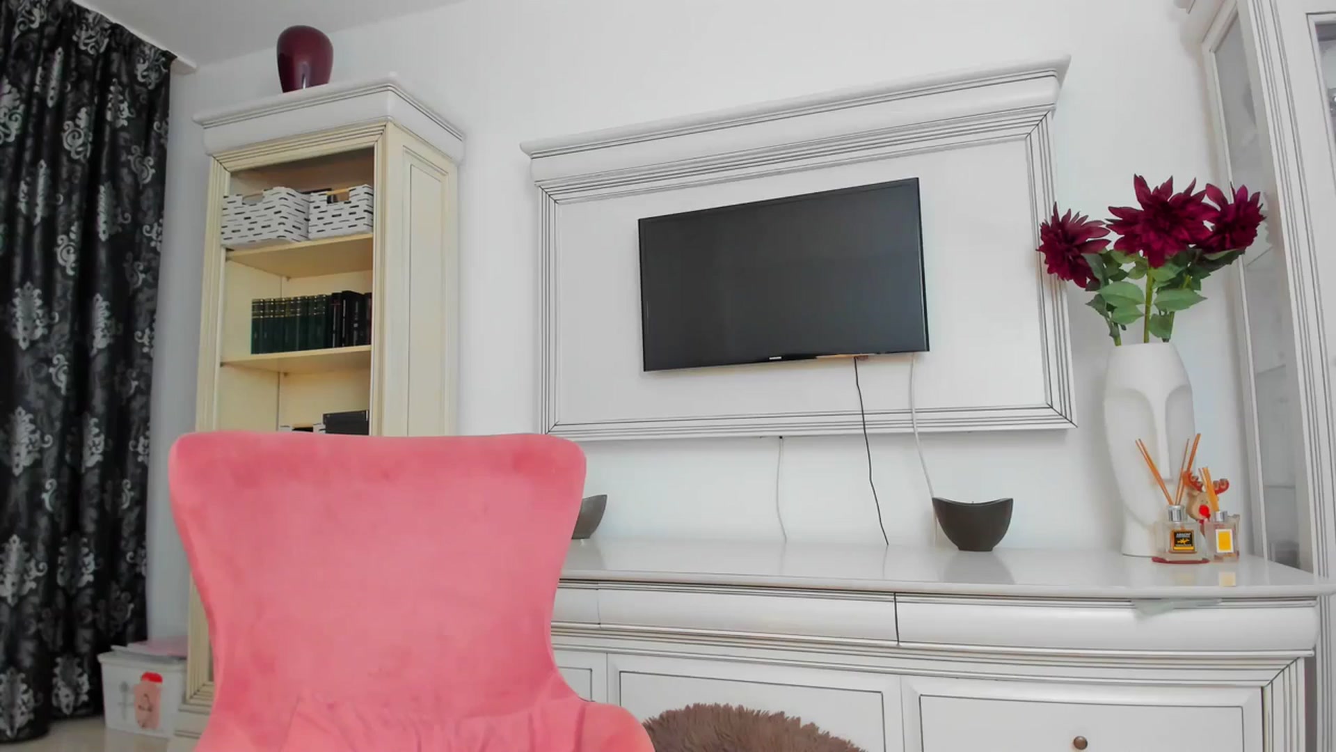 Gallery image thumbnail from Emmazing_'s myfreecams stream on, 10/27/2023, 17:50 image 6 of 20
