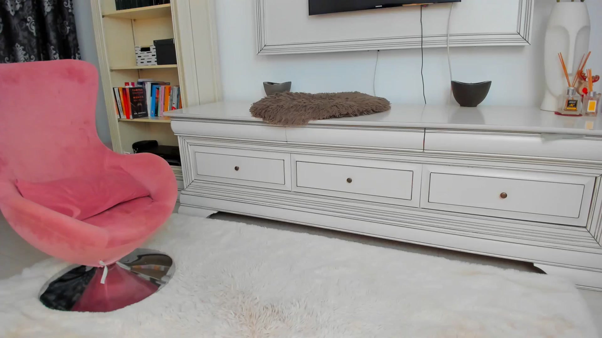 Gallery image thumbnail from Emmazing_'s myfreecams stream on, 10/27/2023, 18:58 image 11 of 20