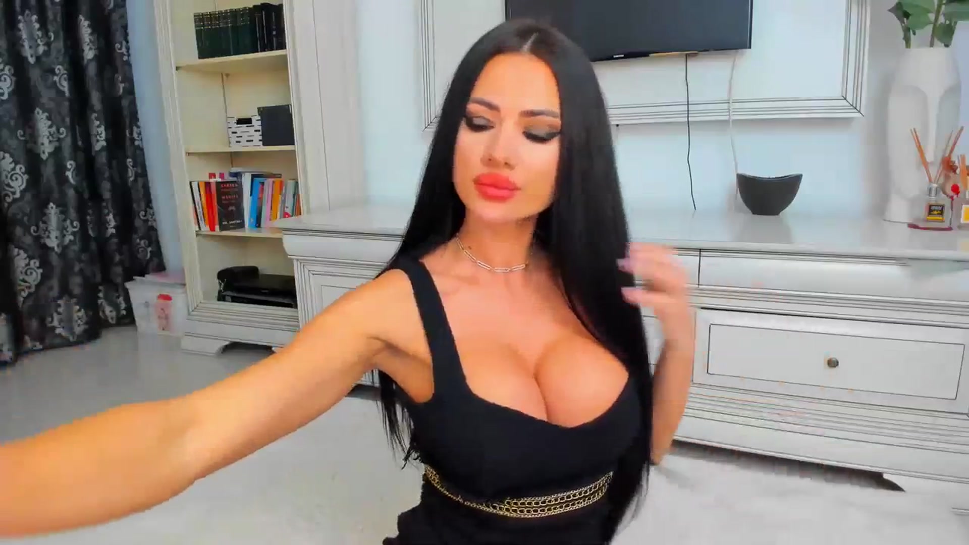 Gallery image thumbnail from Emmazing_'s myfreecams stream on, 11/03/2023, 14:50 image 7 of 20